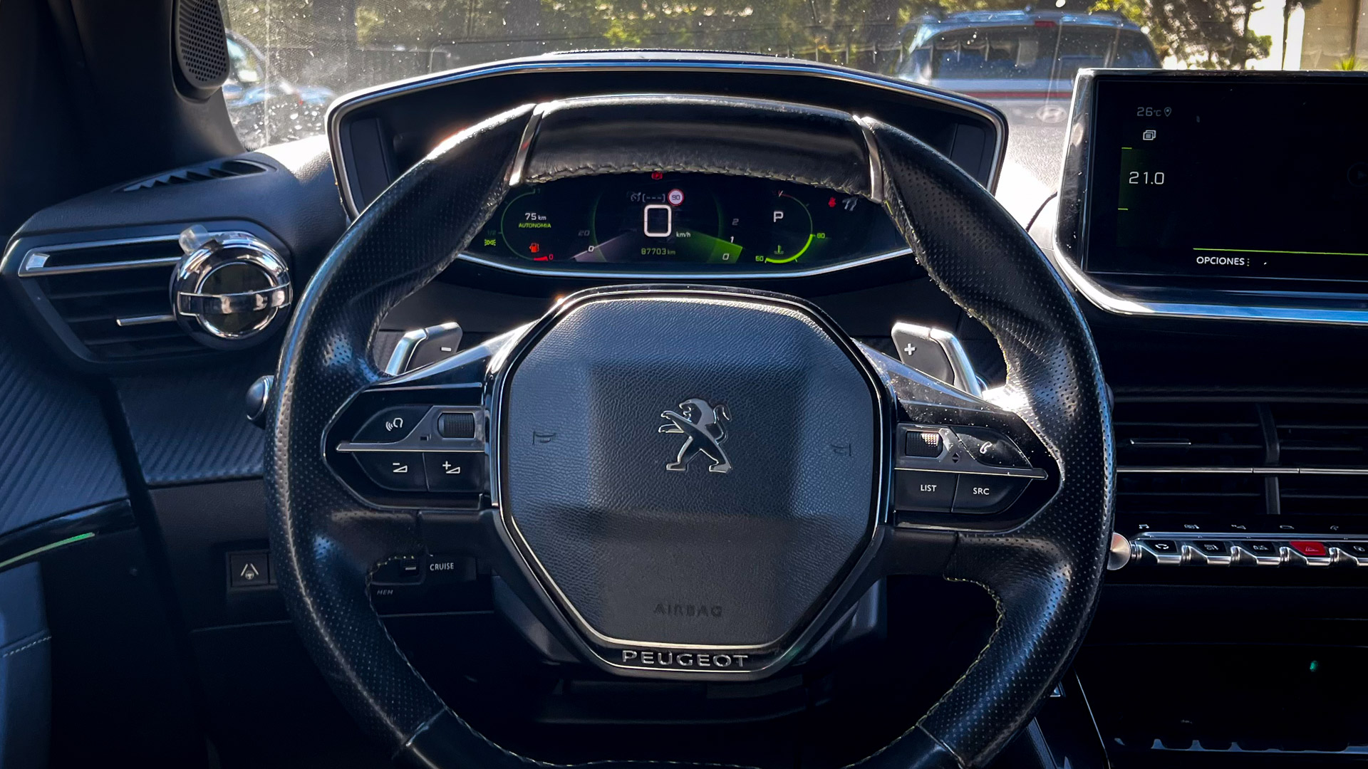 Peugeot 2008 — foto 7 de 21