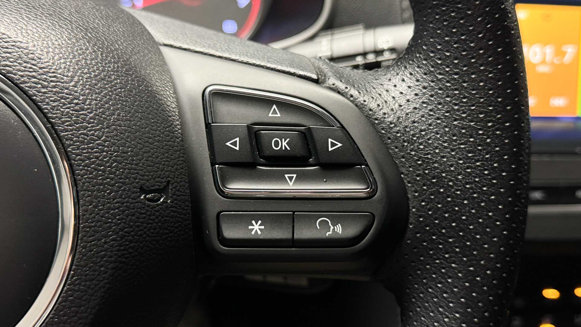 MG Zs — foto 10 de 23