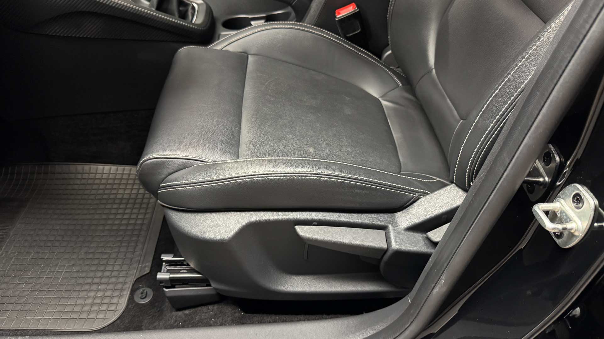 MG Zs — foto 20 de 23