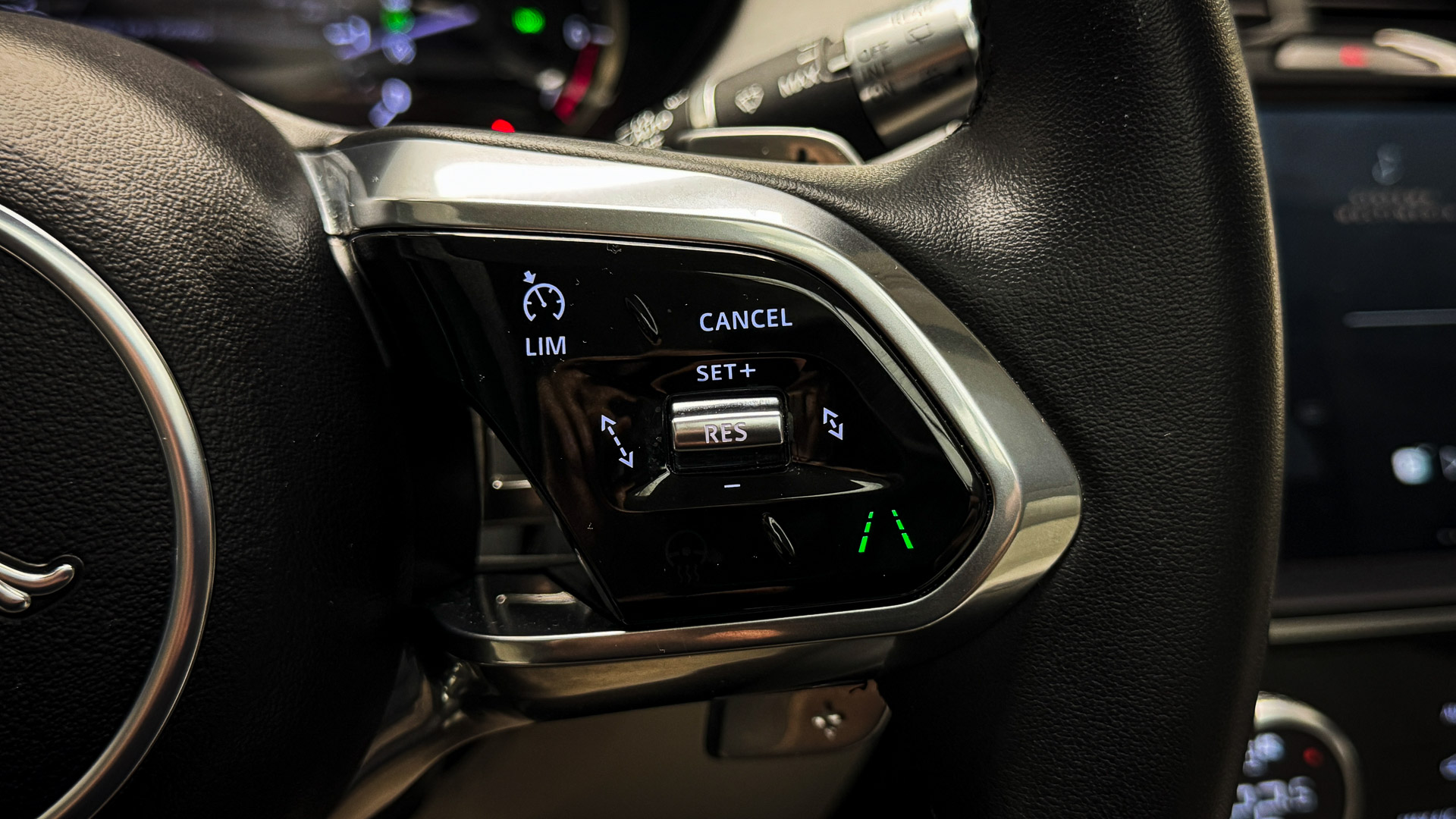 Jaguar E-Pace — foto 9 de 30