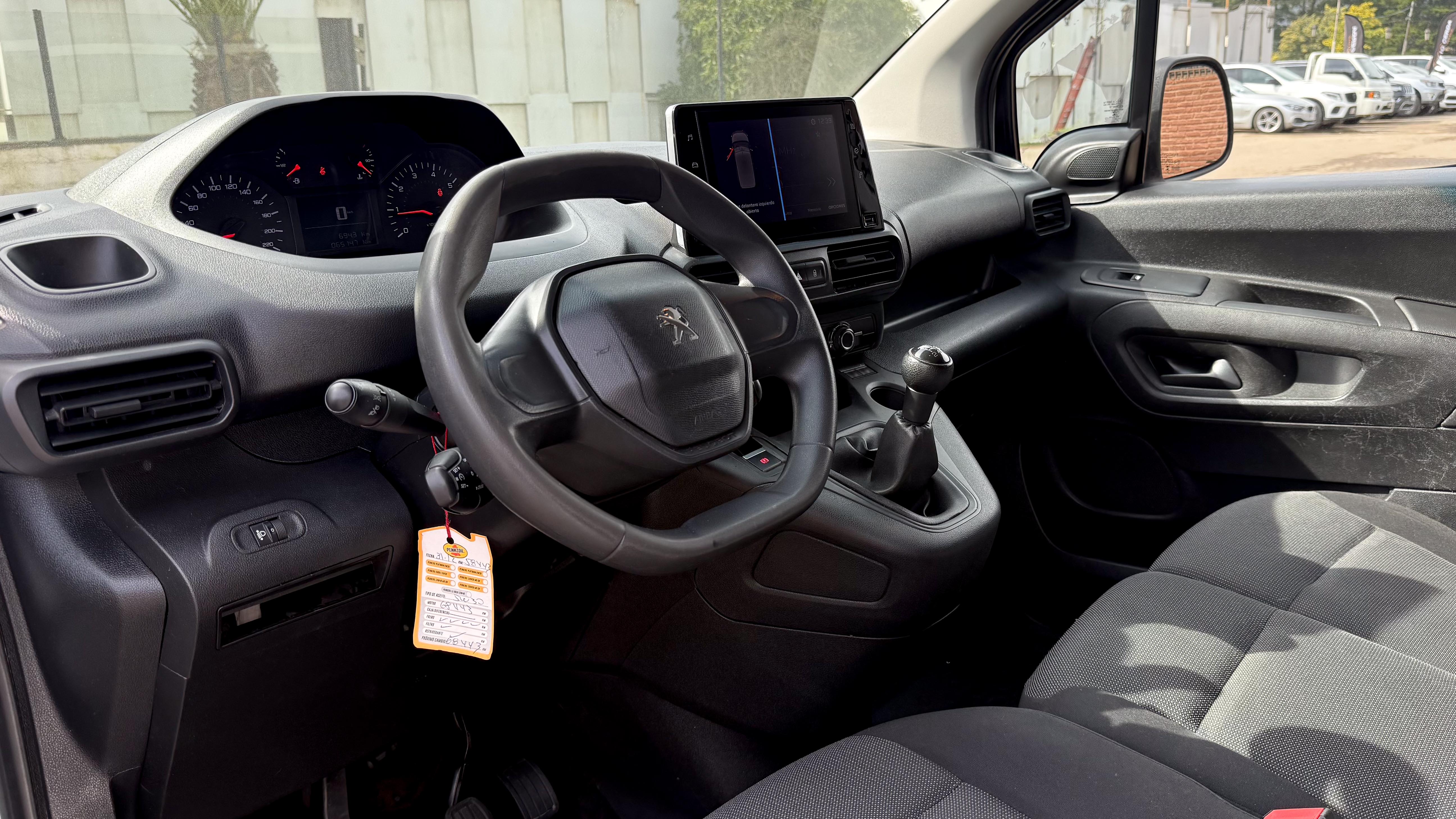 Peugeot Partner — foto 12 de 22