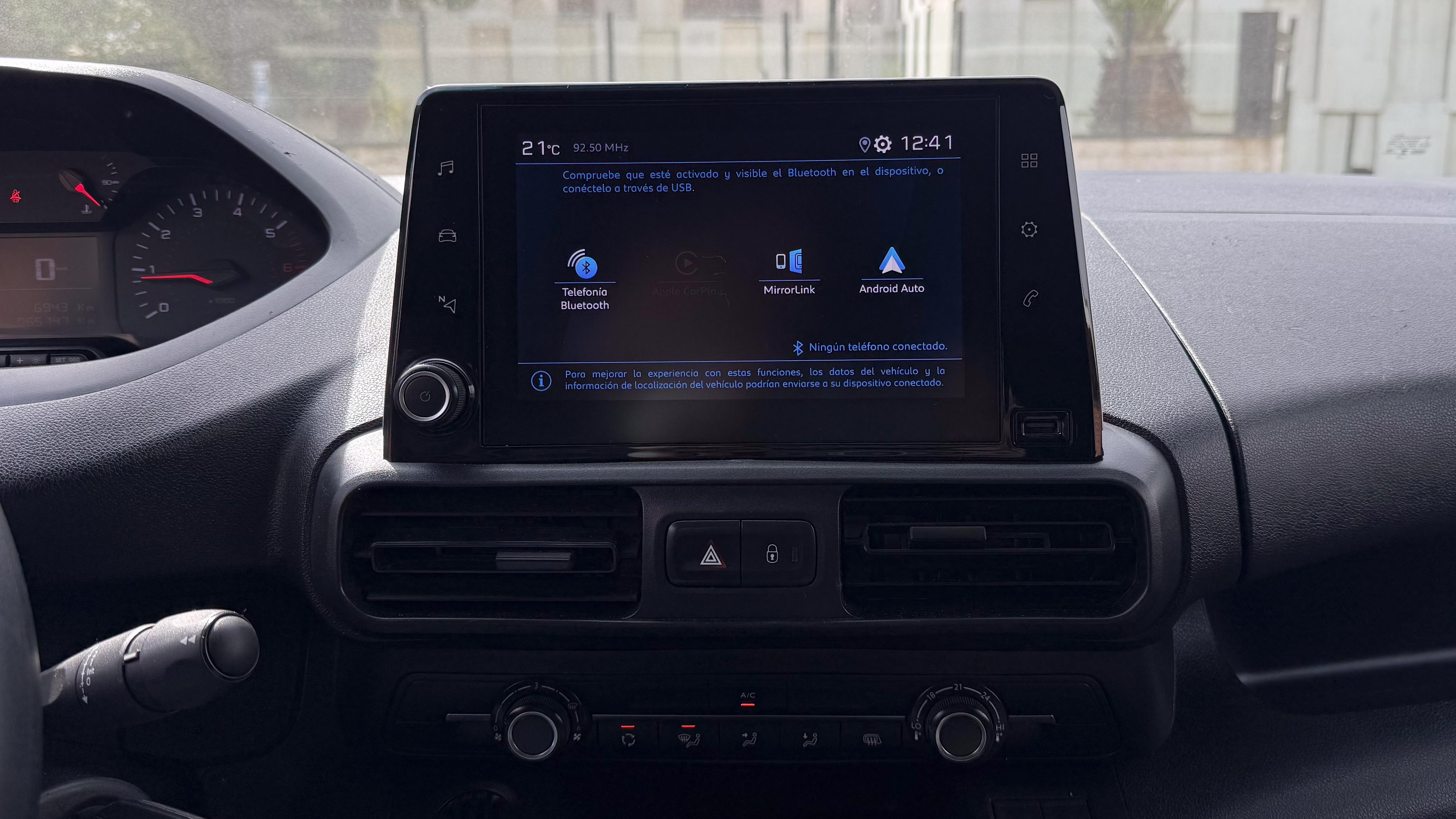 Peugeot Partner — foto 15 de 22