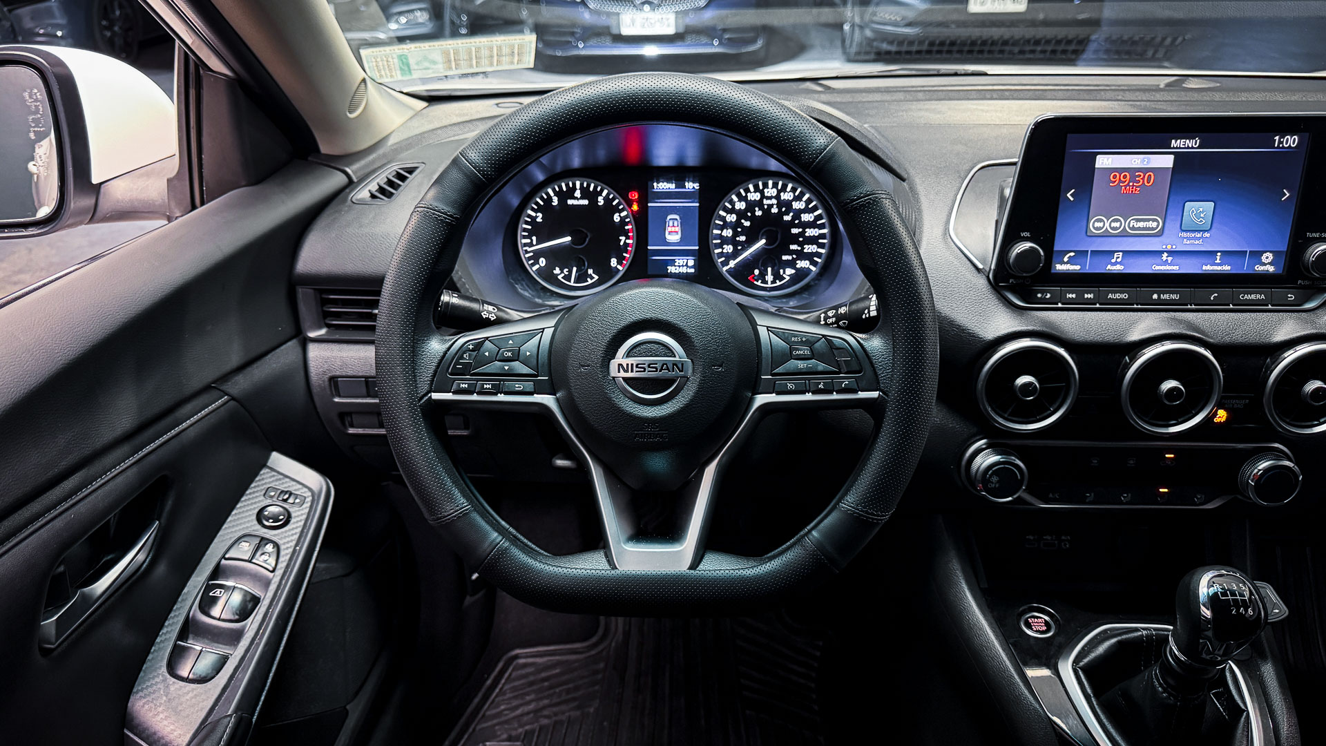 Nissan Sentra — foto 12 de 25