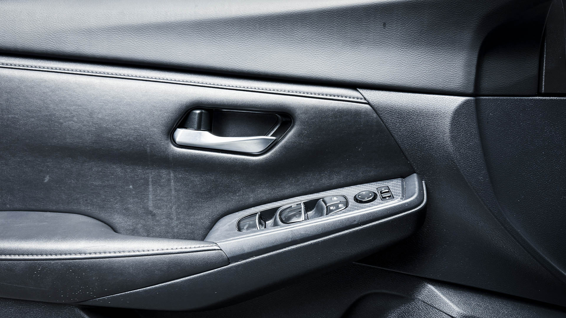 Nissan Sentra — foto 23 de 25