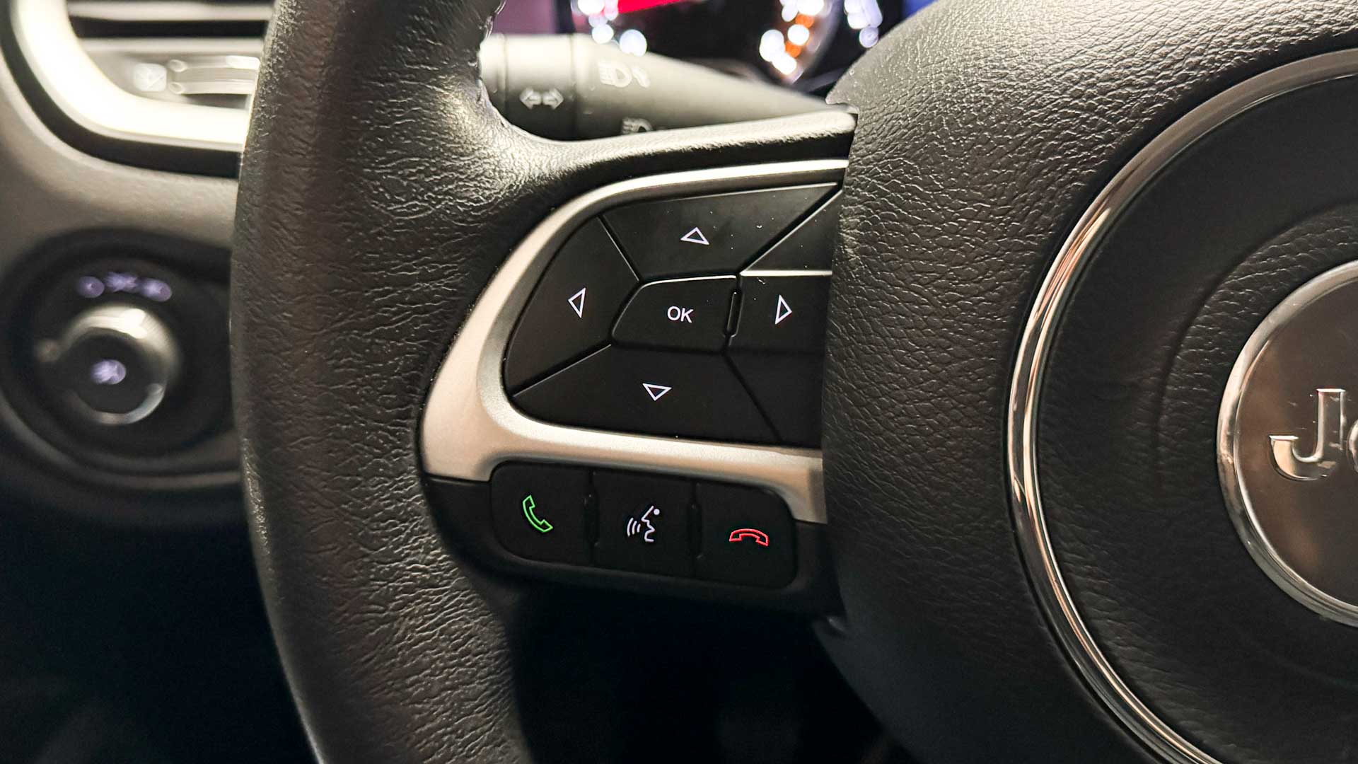 Jeep Renegade — foto 9 de 25