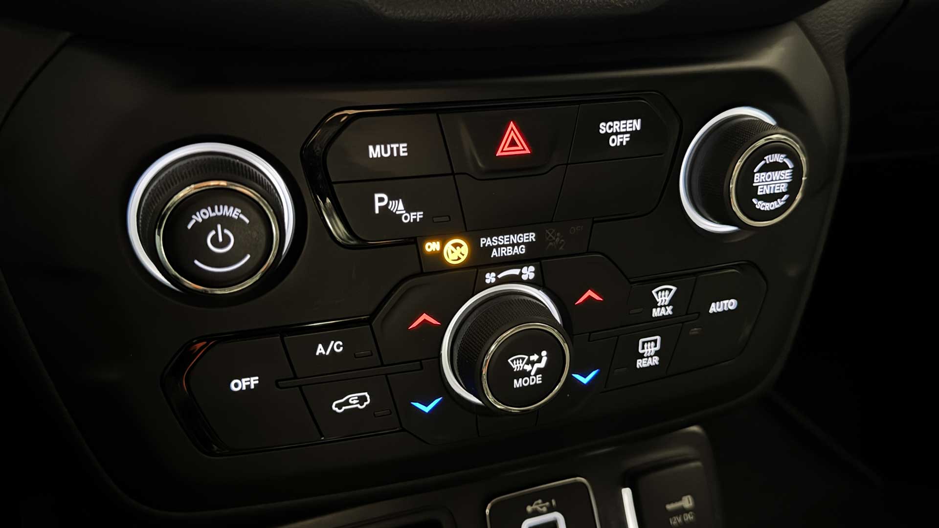 Jeep Renegade — foto 17 de 25