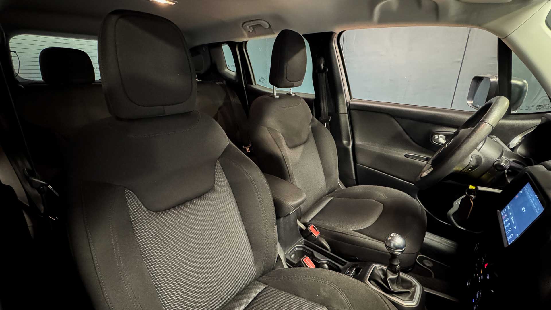 Jeep Renegade — foto 19 de 25