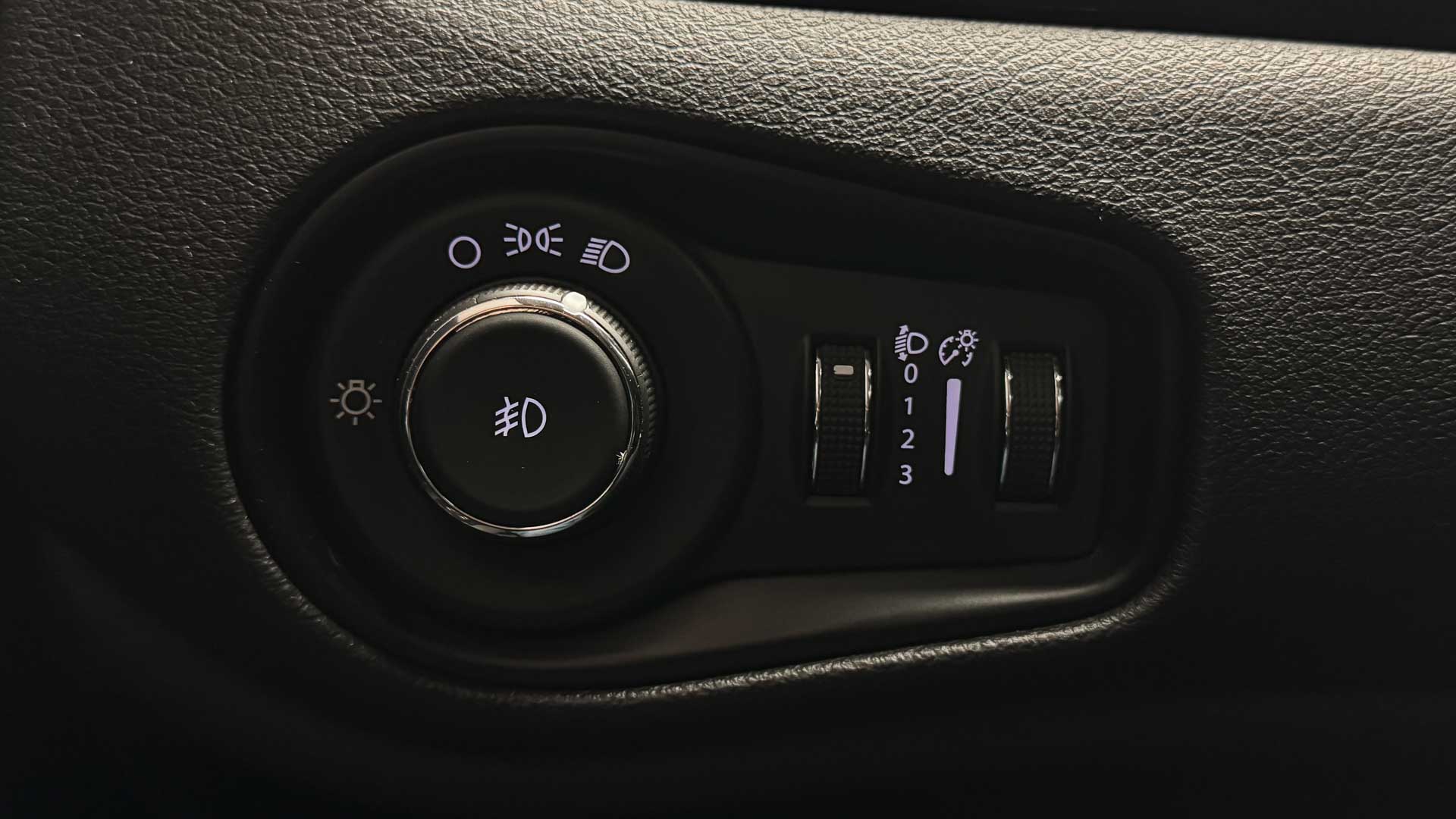 Jeep Renegade — foto 24 de 25