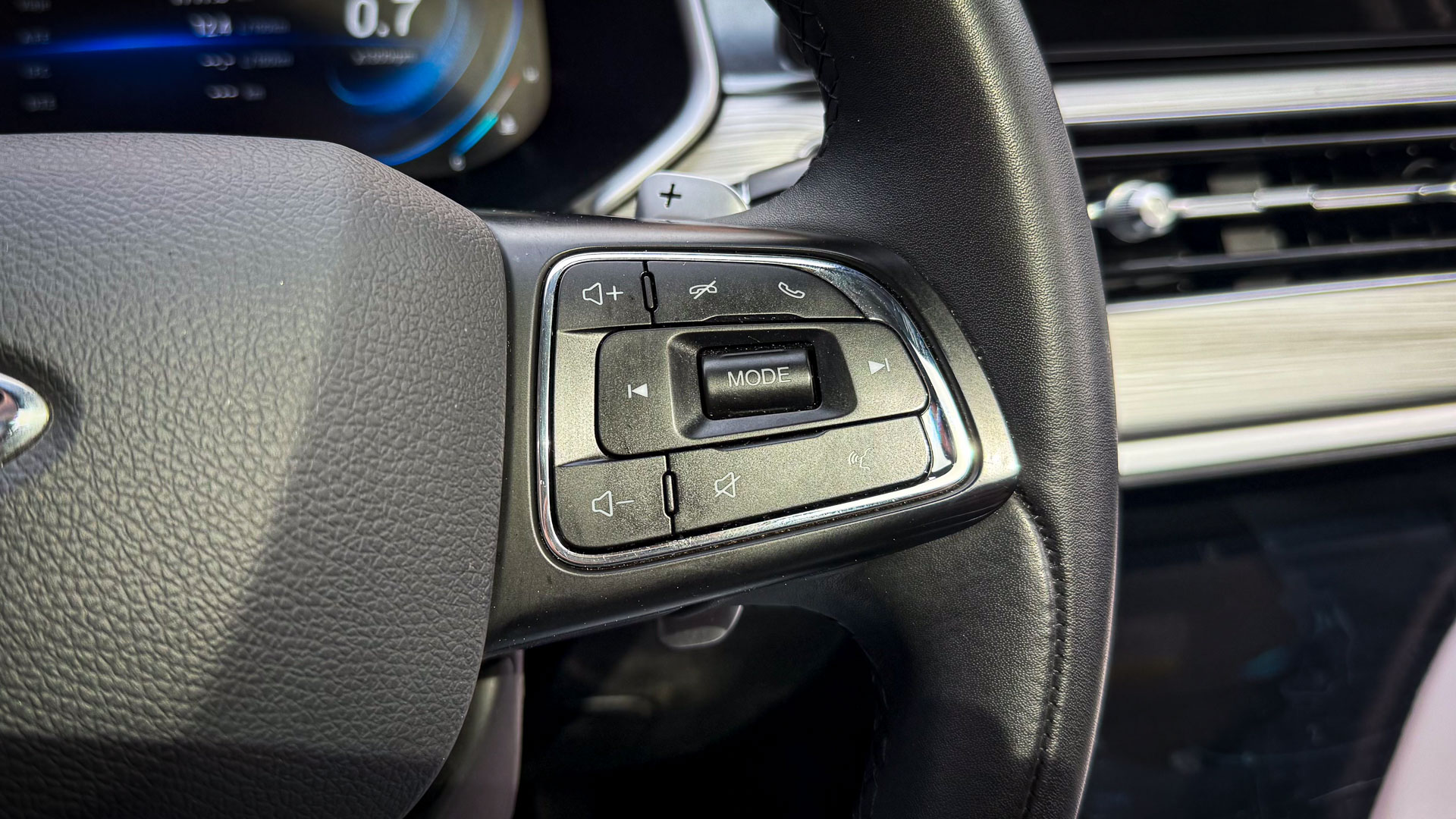 Chery Tiggo 8 Pro — foto 10 de 30