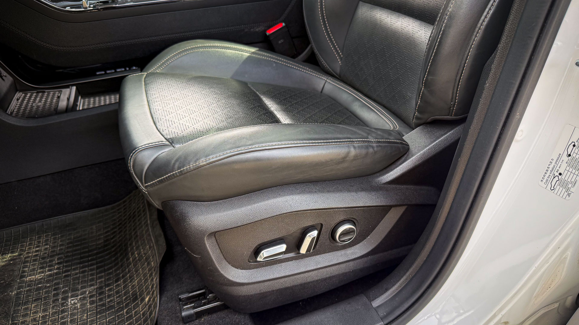 Chery Tiggo 8 Pro — foto 24 de 30