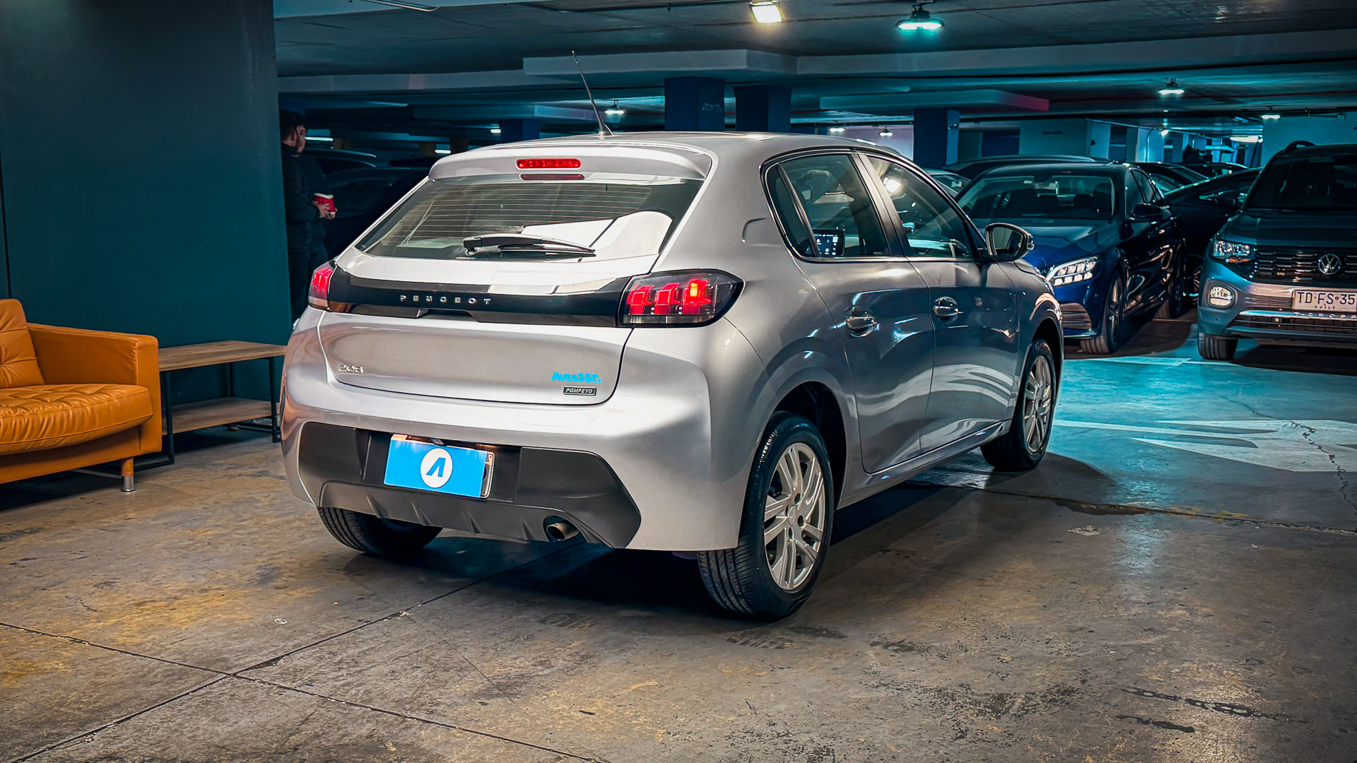 Peugeot 208 — foto 4 de 26
