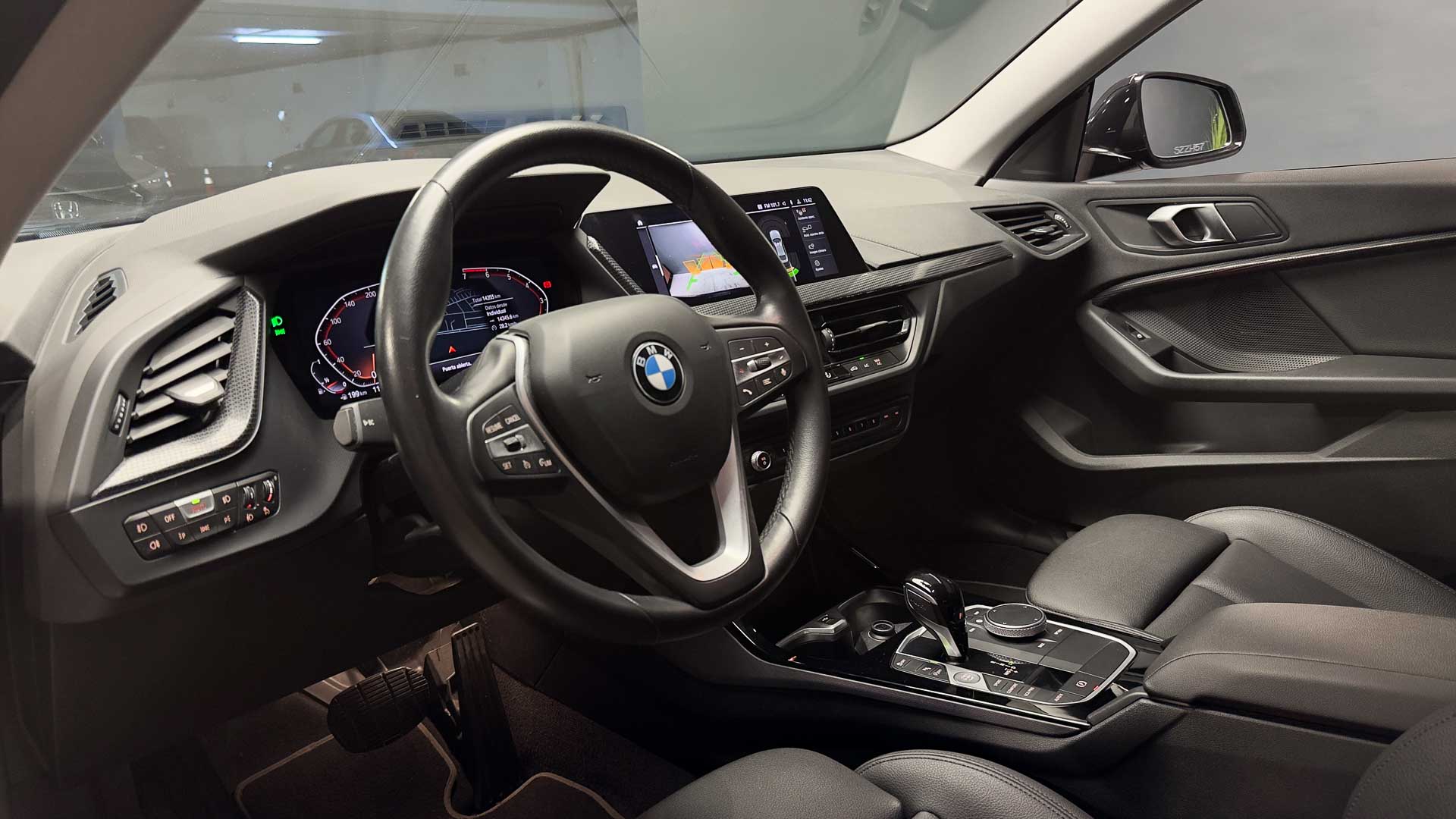 BMW 218I — foto 11 de 26