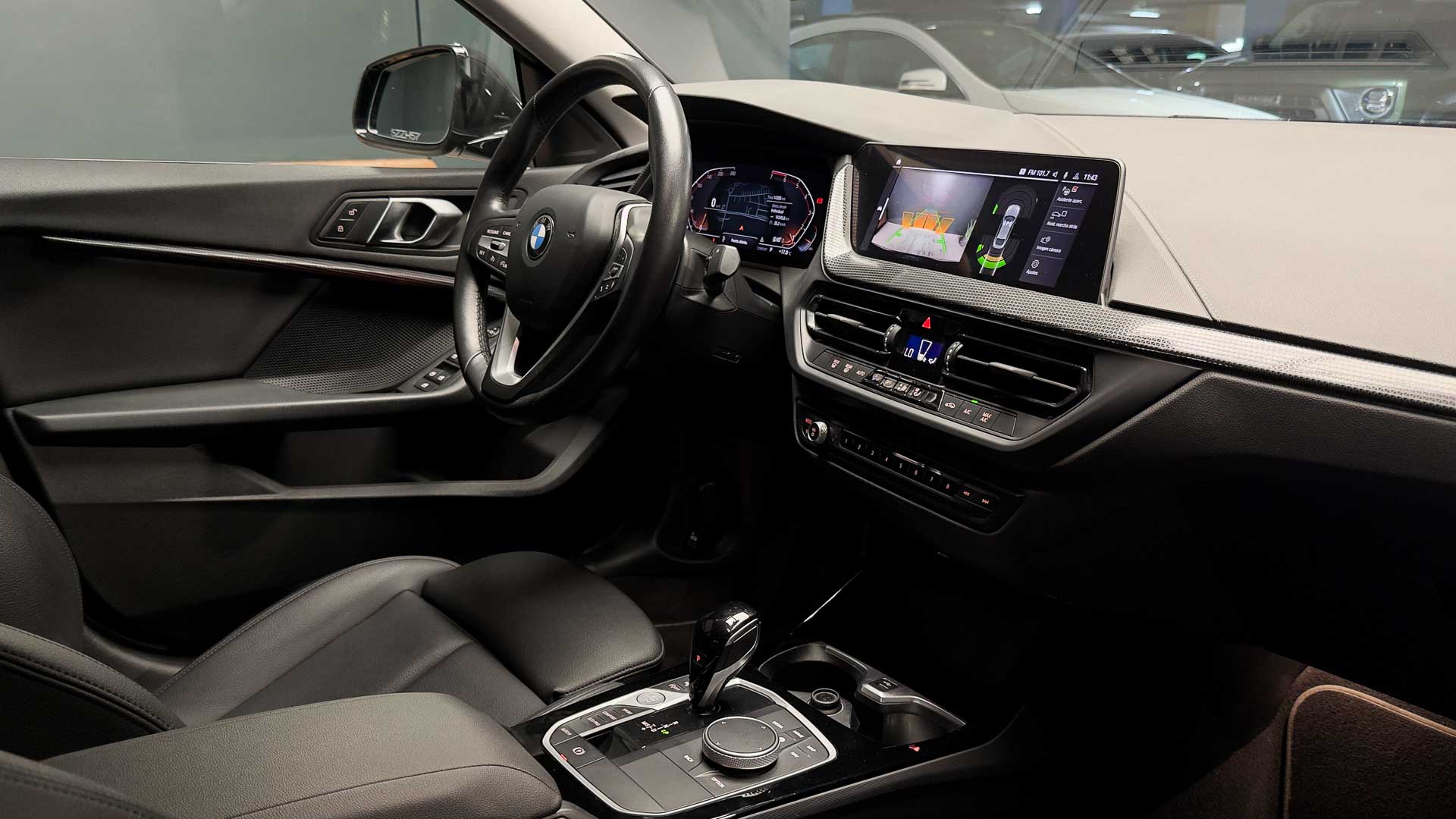 BMW 218I — foto 13 de 26