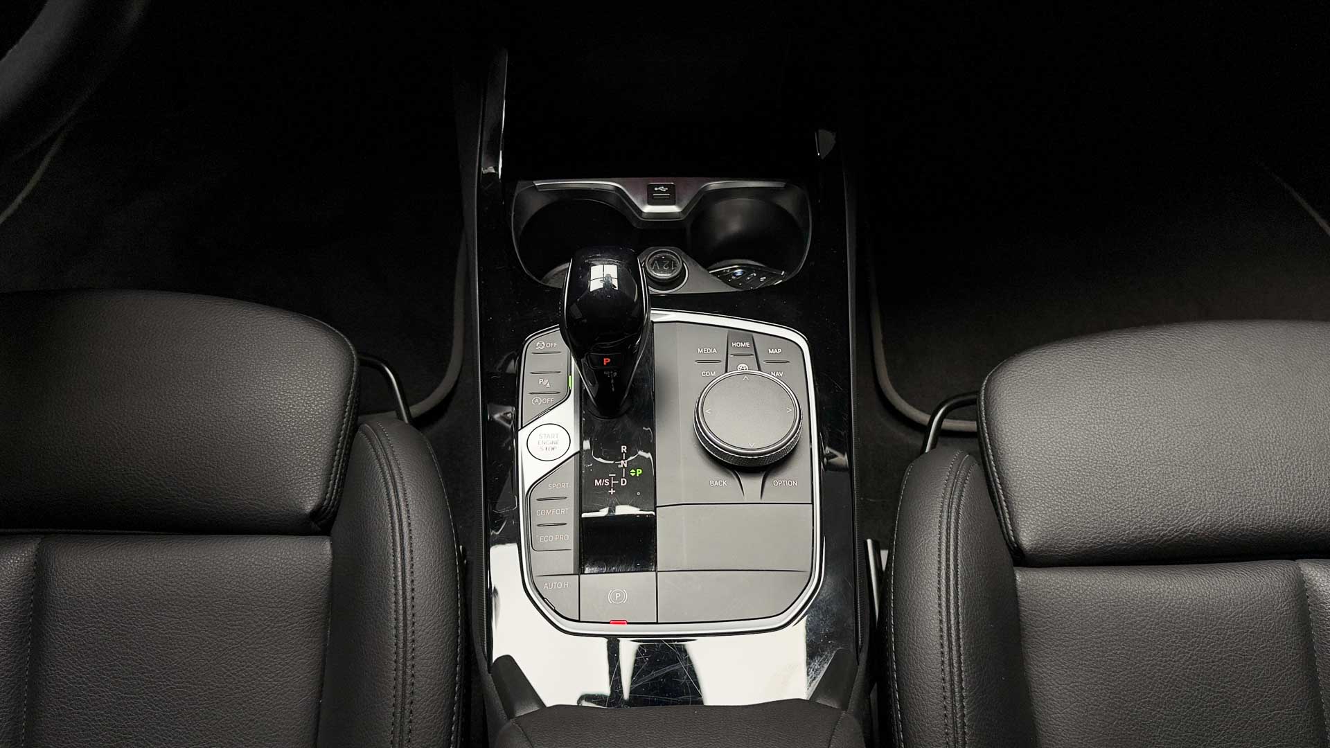 BMW 218I — foto 18 de 26