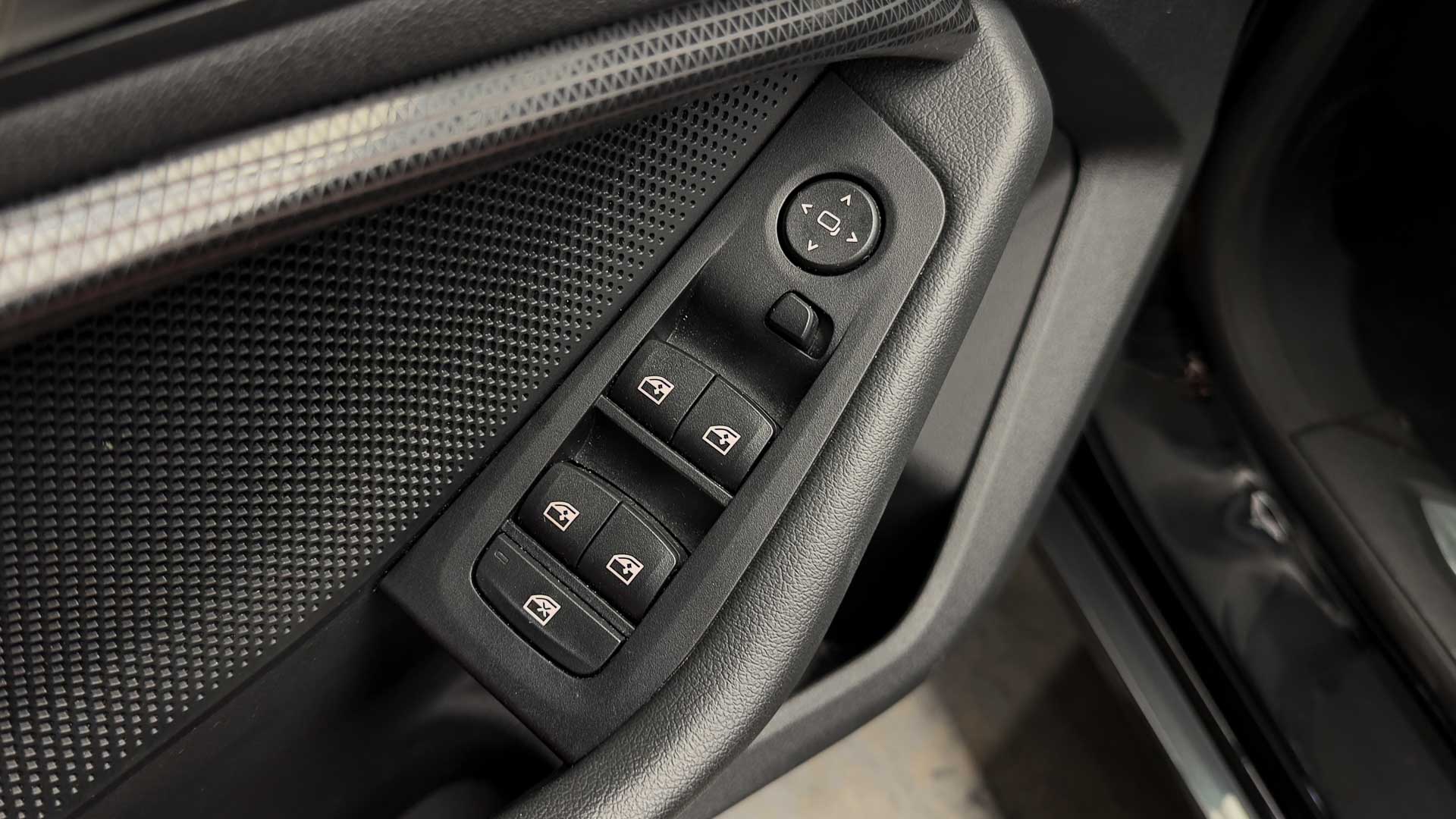 BMW 218I — foto 25 de 26