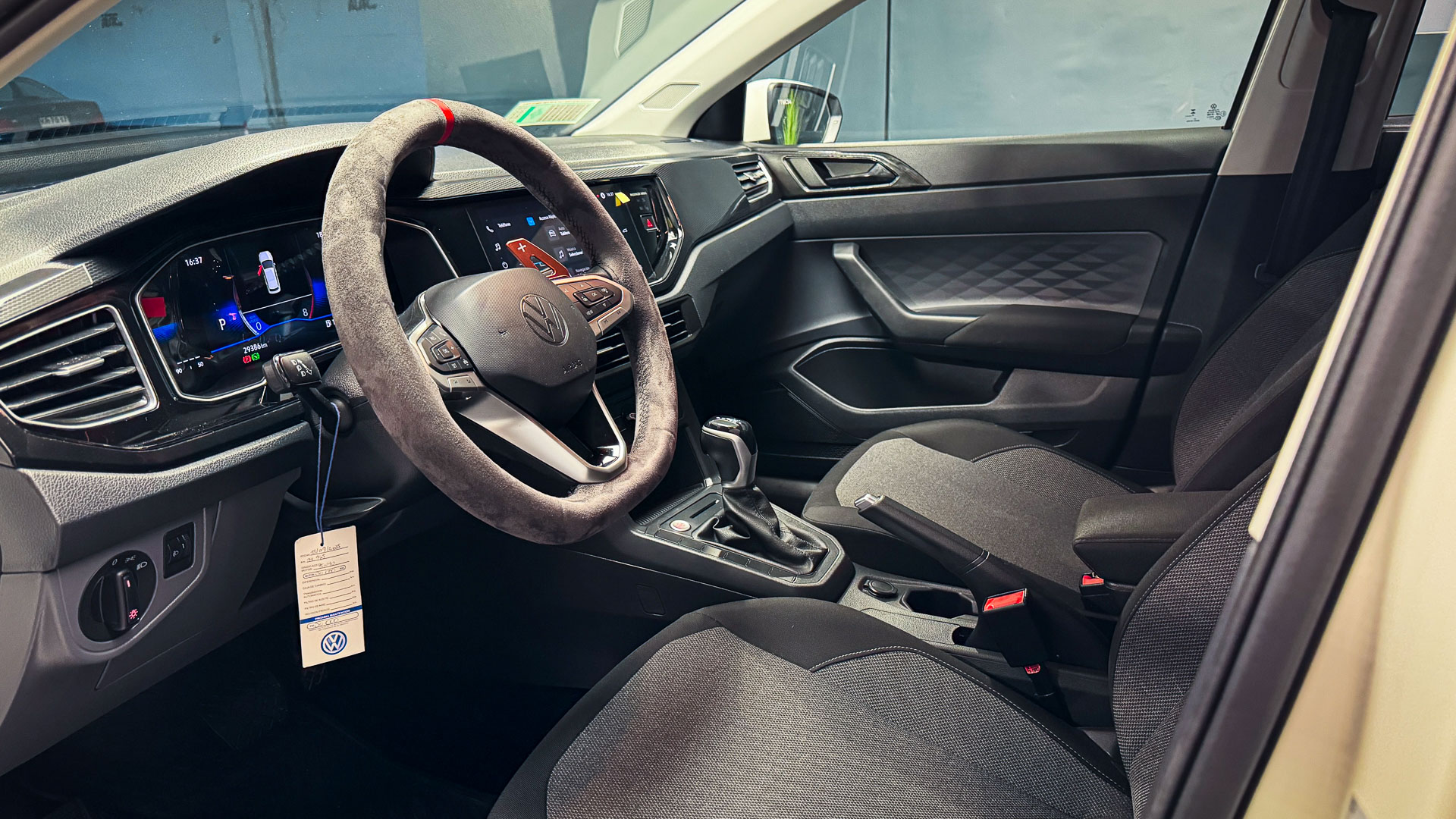 Volkswagen Polo — foto 11 de 28