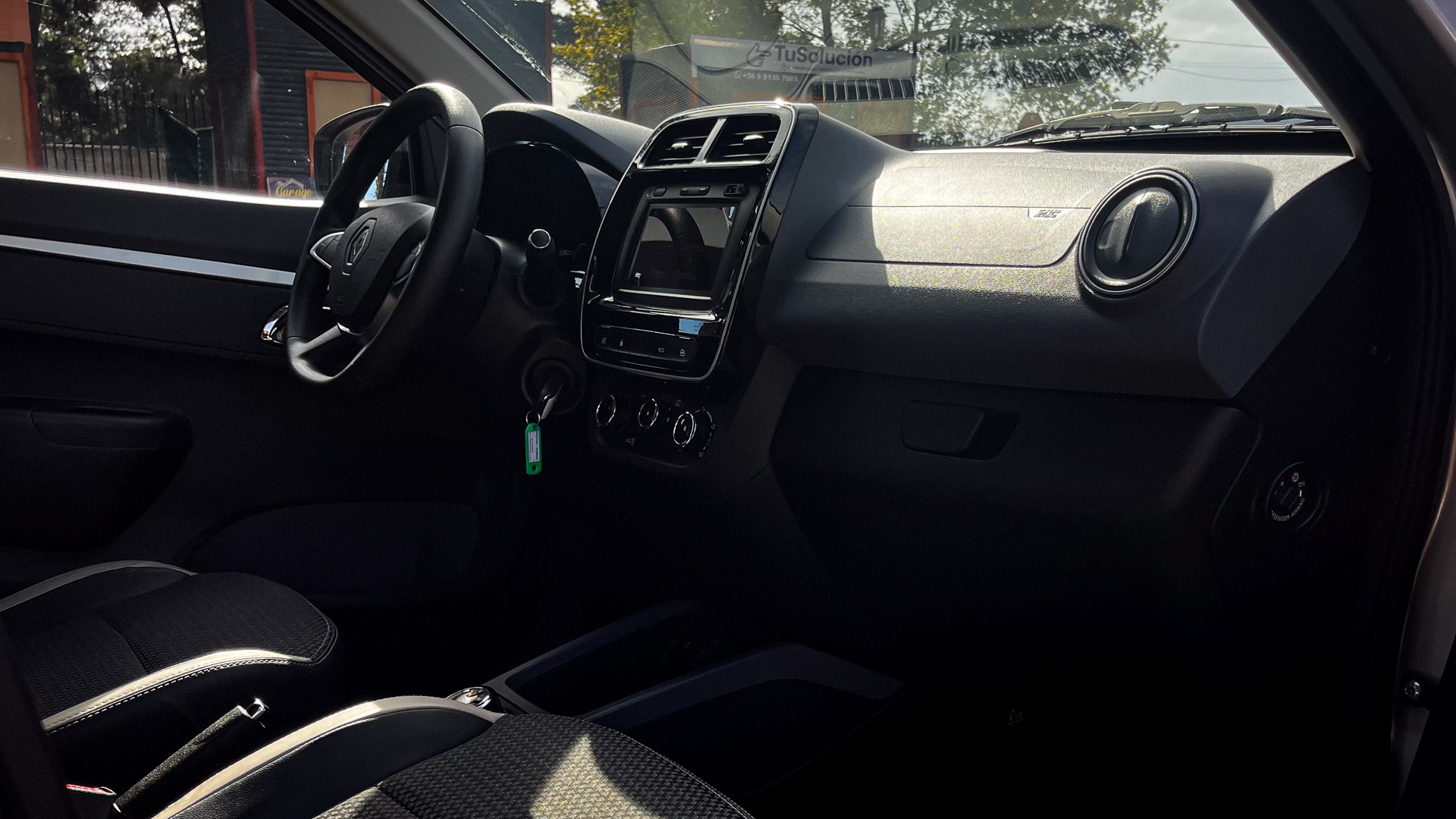 Renault Kwid — foto 13 de 23