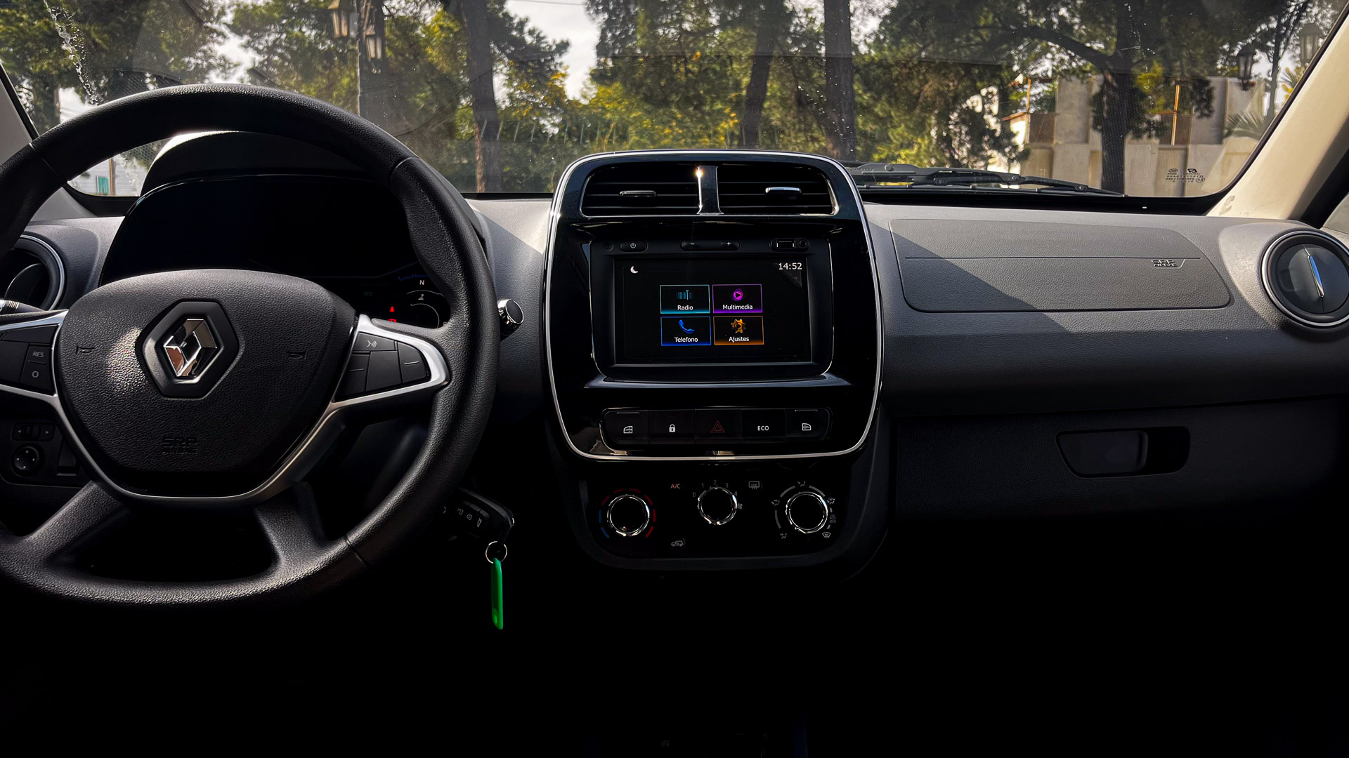 Renault Kwid — foto 15 de 23