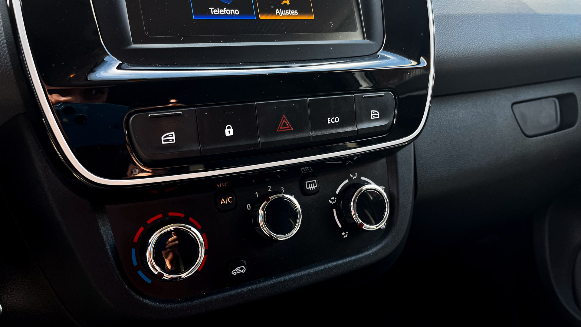 Renault Kwid — foto 17 de 23