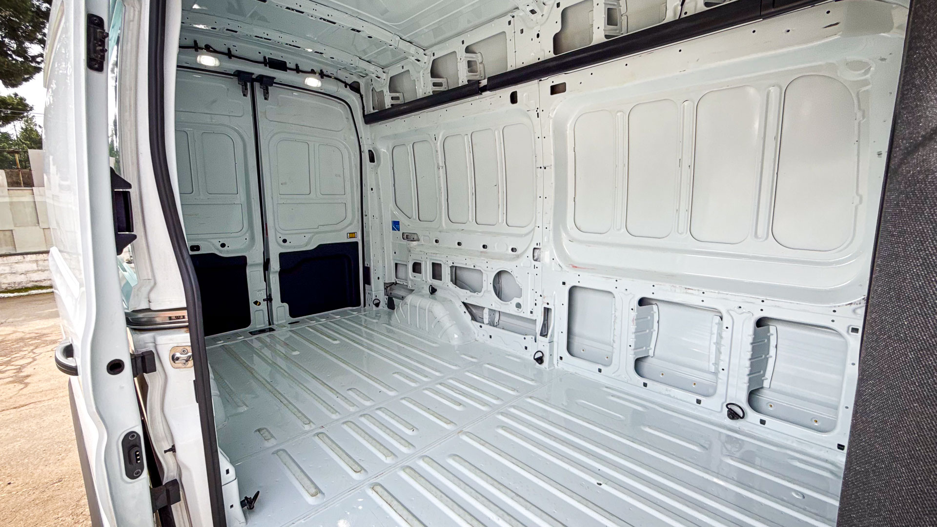 Ford Transit — foto 10 de 30