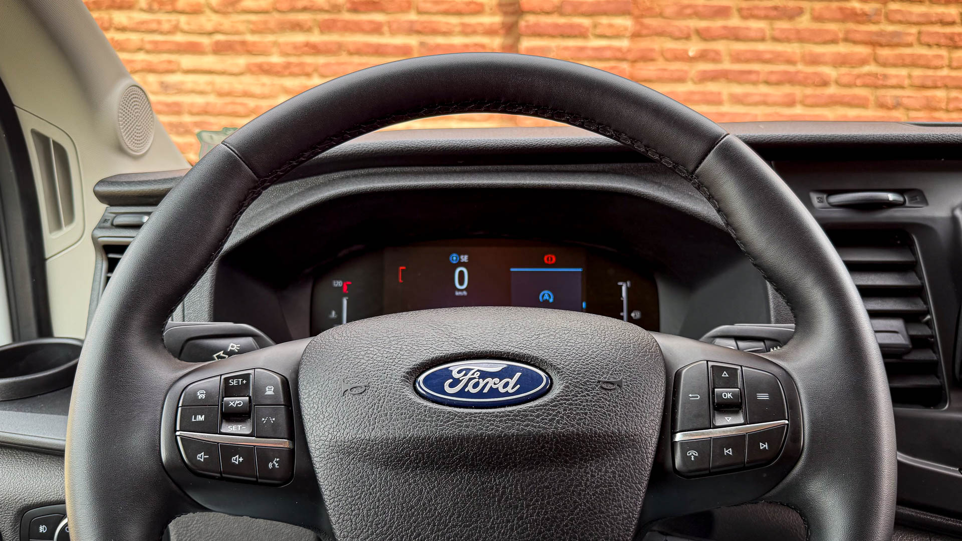 Ford Transit — foto 11 de 30