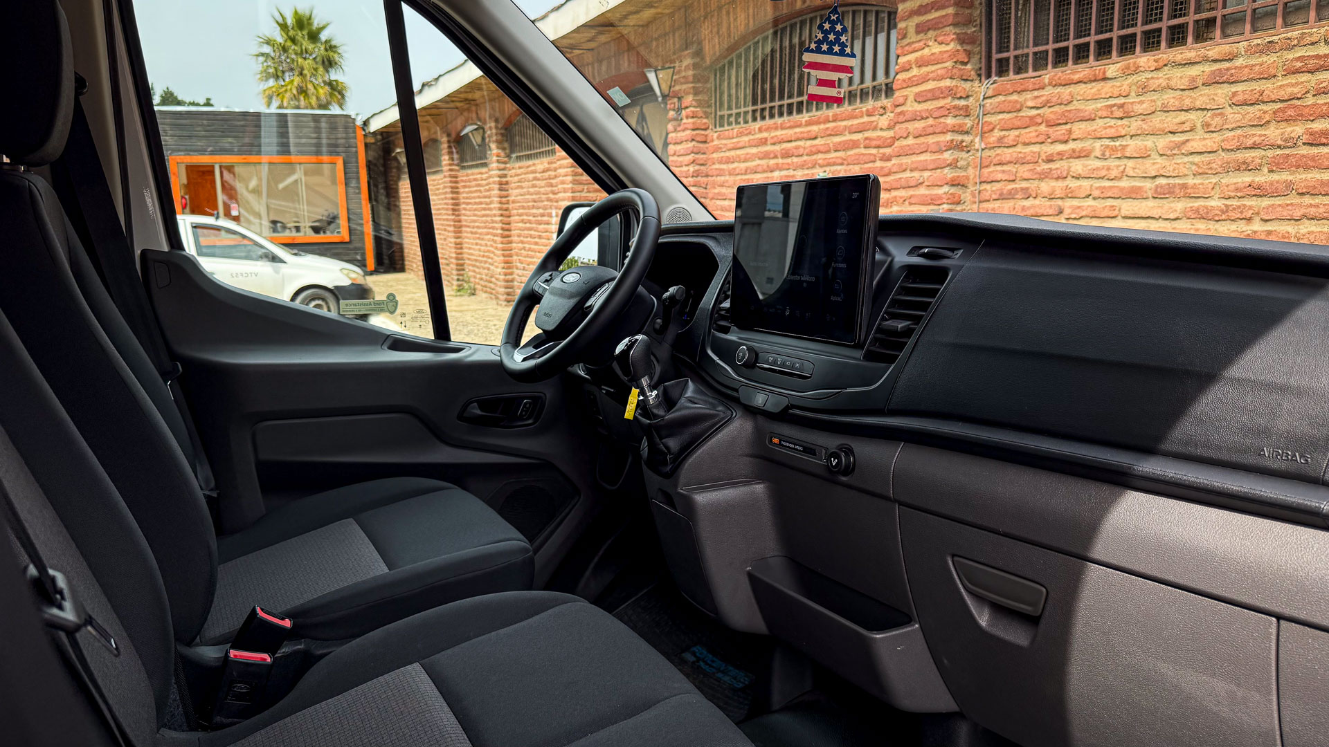 Ford Transit — foto 17 de 30