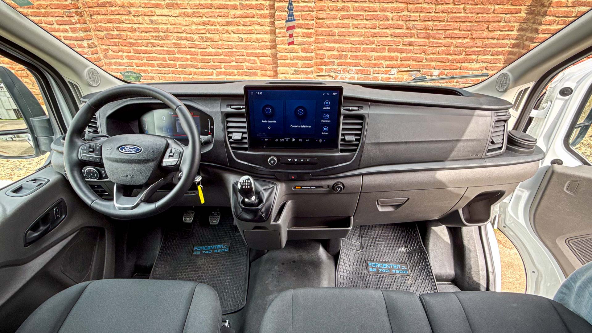 Ford Transit — foto 18 de 30