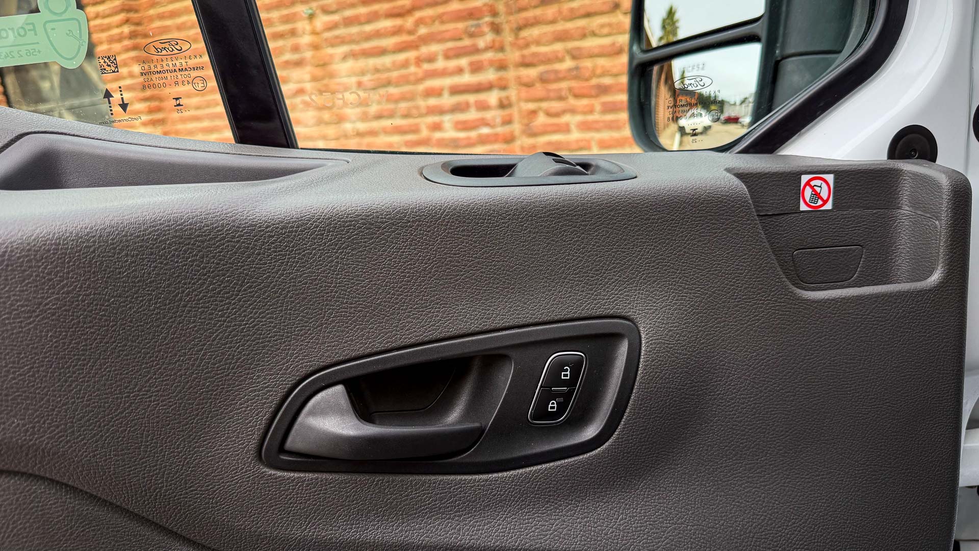 Ford Transit — foto 28 de 30