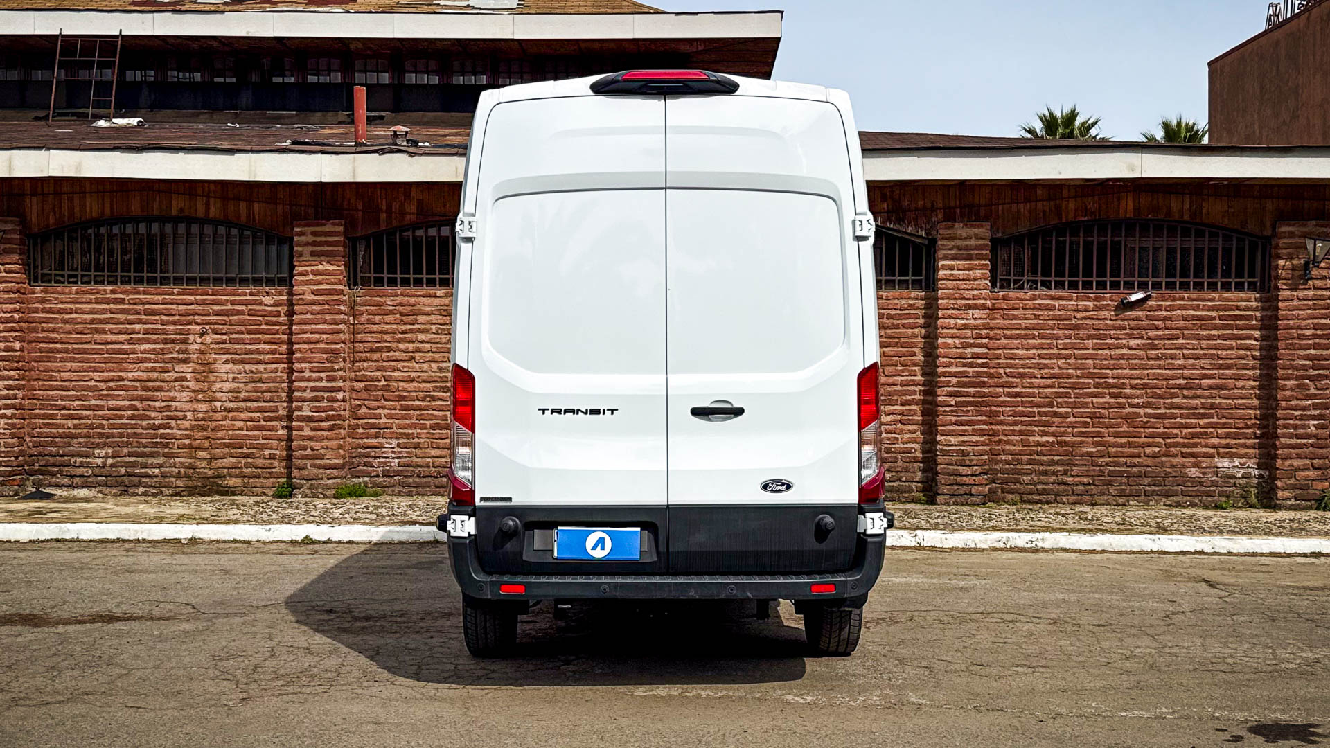 Ford Transit — foto 3 de 30