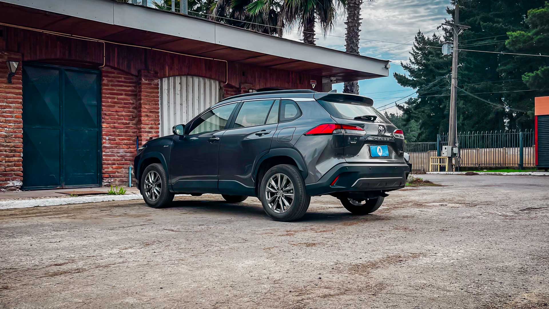 Toyota Corolla Cross — foto 2 de 27
