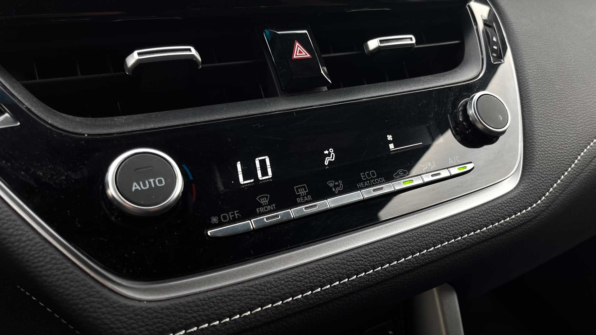 Toyota Corolla Cross — foto 17 de 27