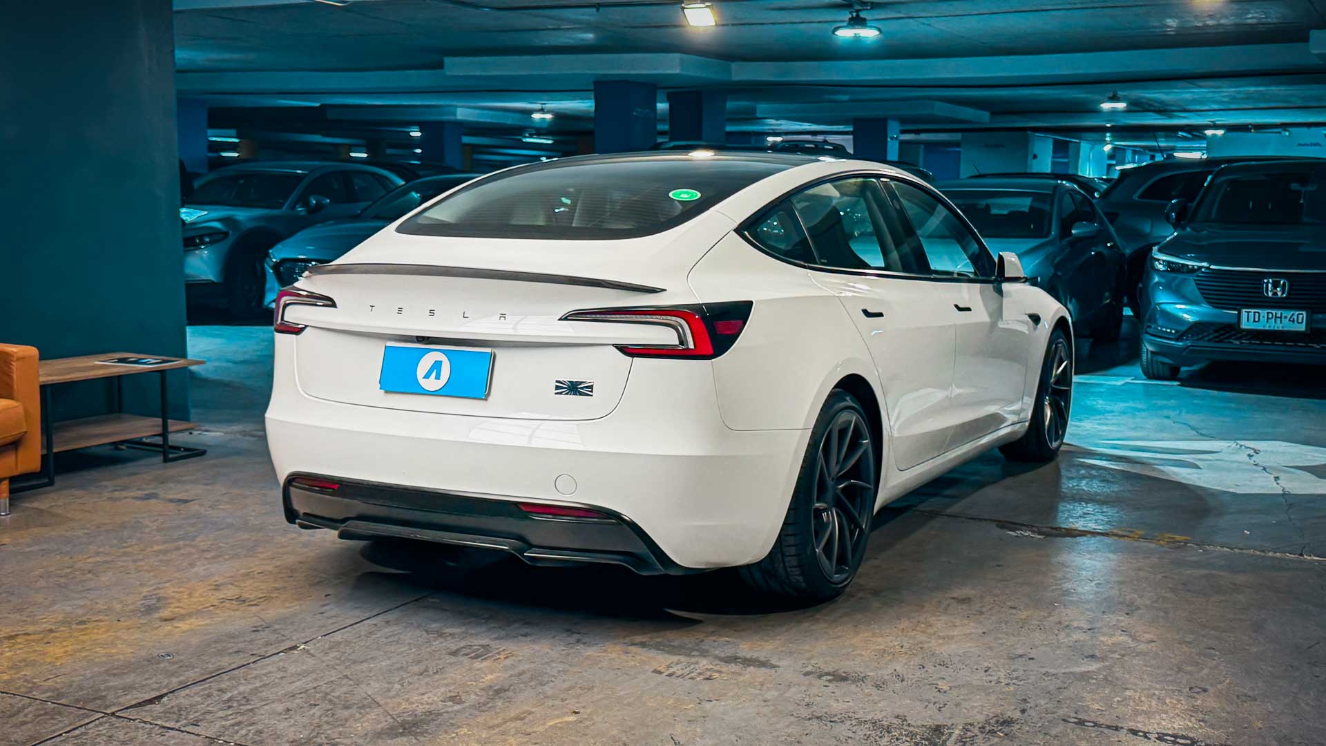 Tesla Model 3 — foto 4 de 27