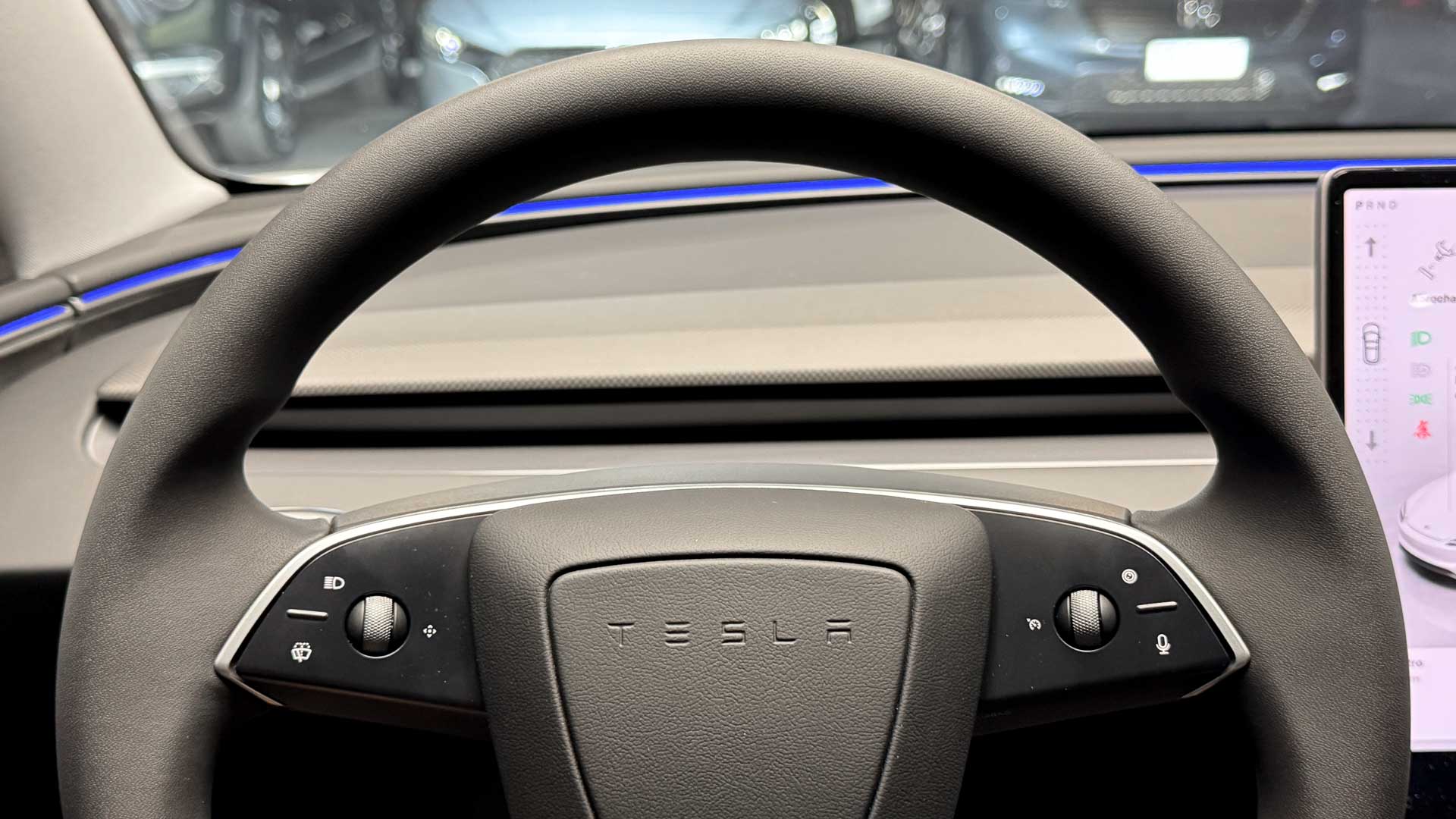Tesla Model 3 — foto 7 de 27