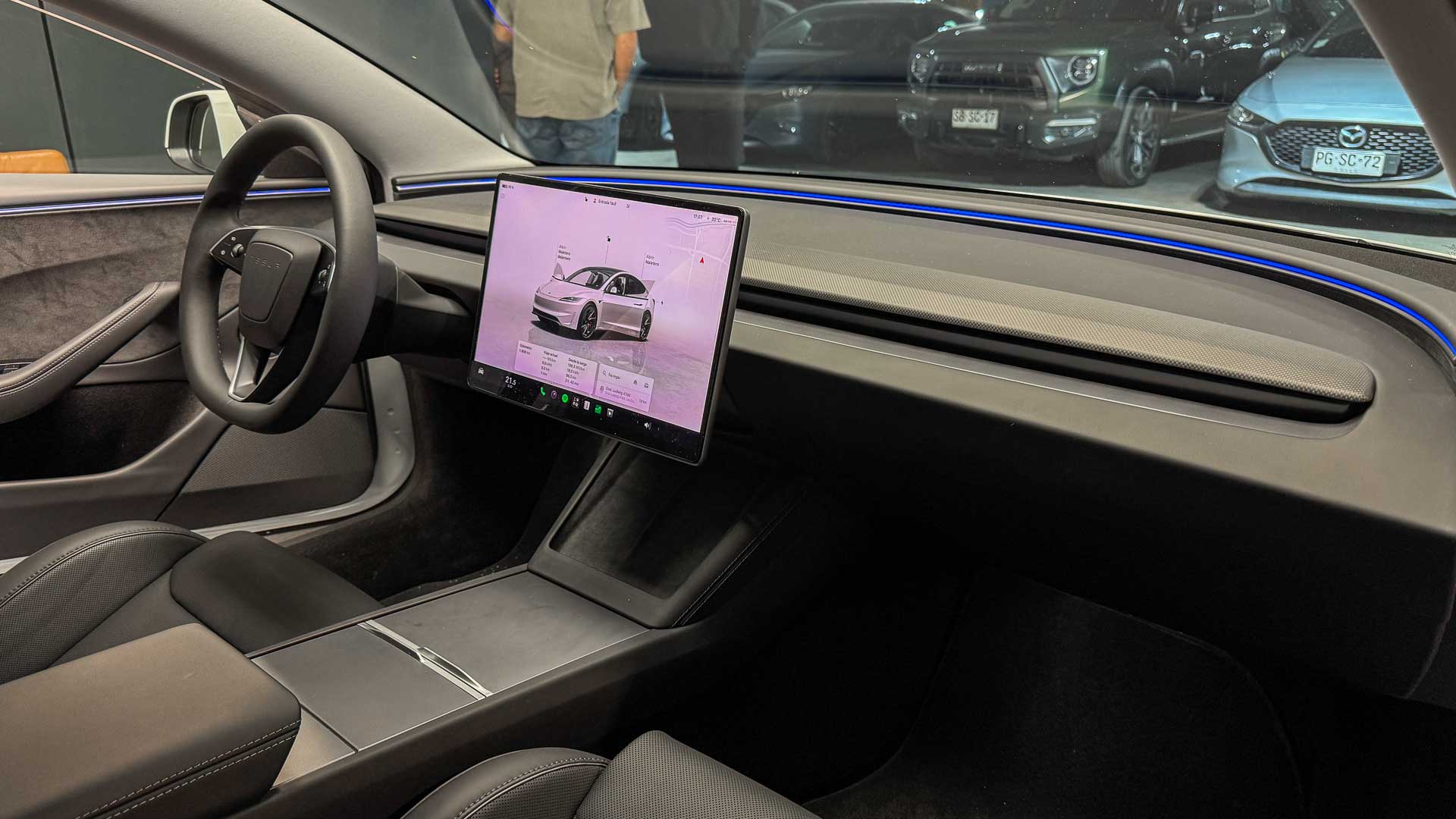 Tesla Model 3 — foto 12 de 27