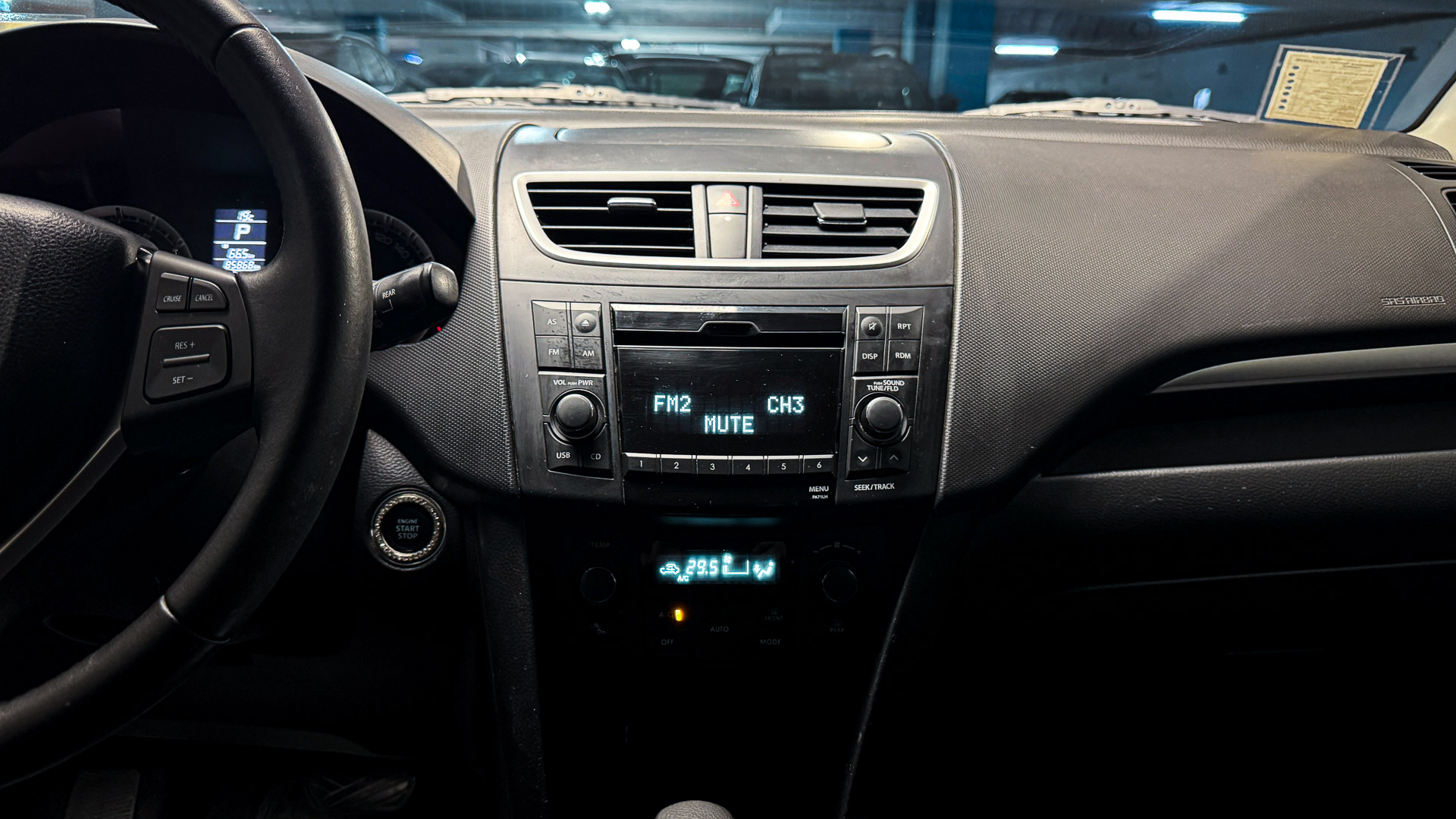 Suzuki Swift — foto 15 de 26