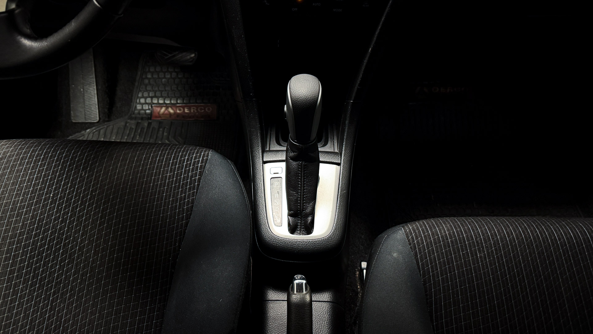 Suzuki Swift — foto 19 de 26