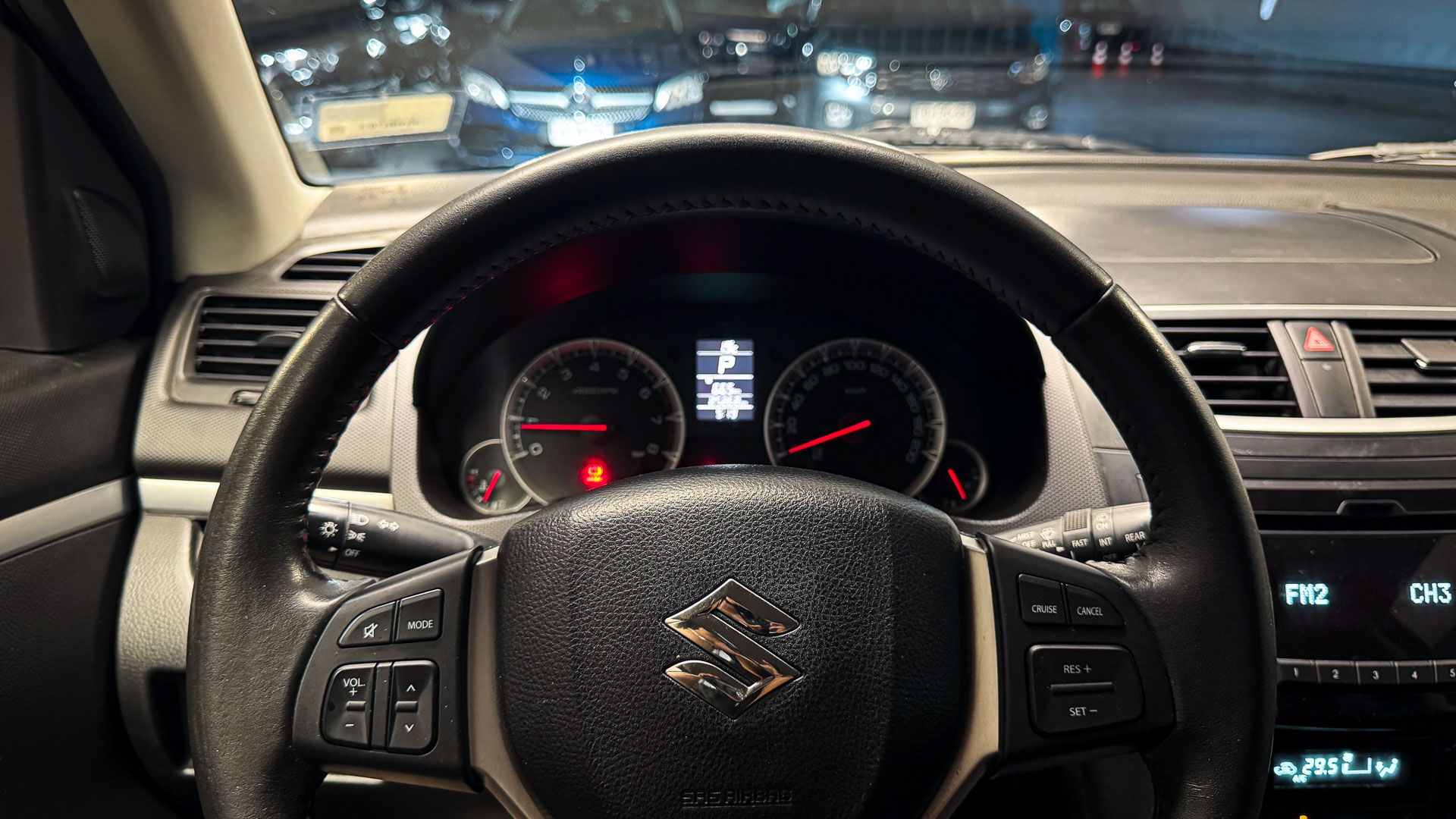 Suzuki Swift — foto 7 de 26