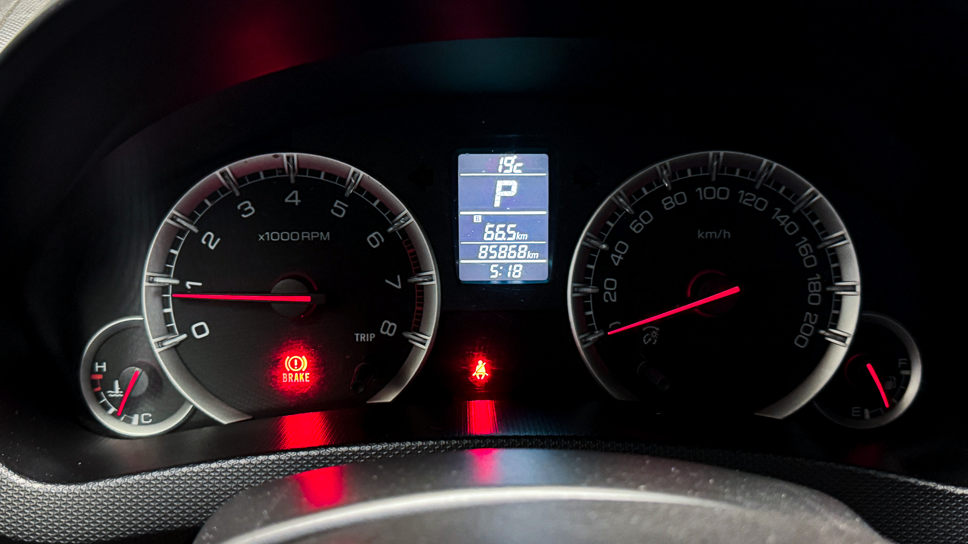 Suzuki Swift — foto 8 de 26