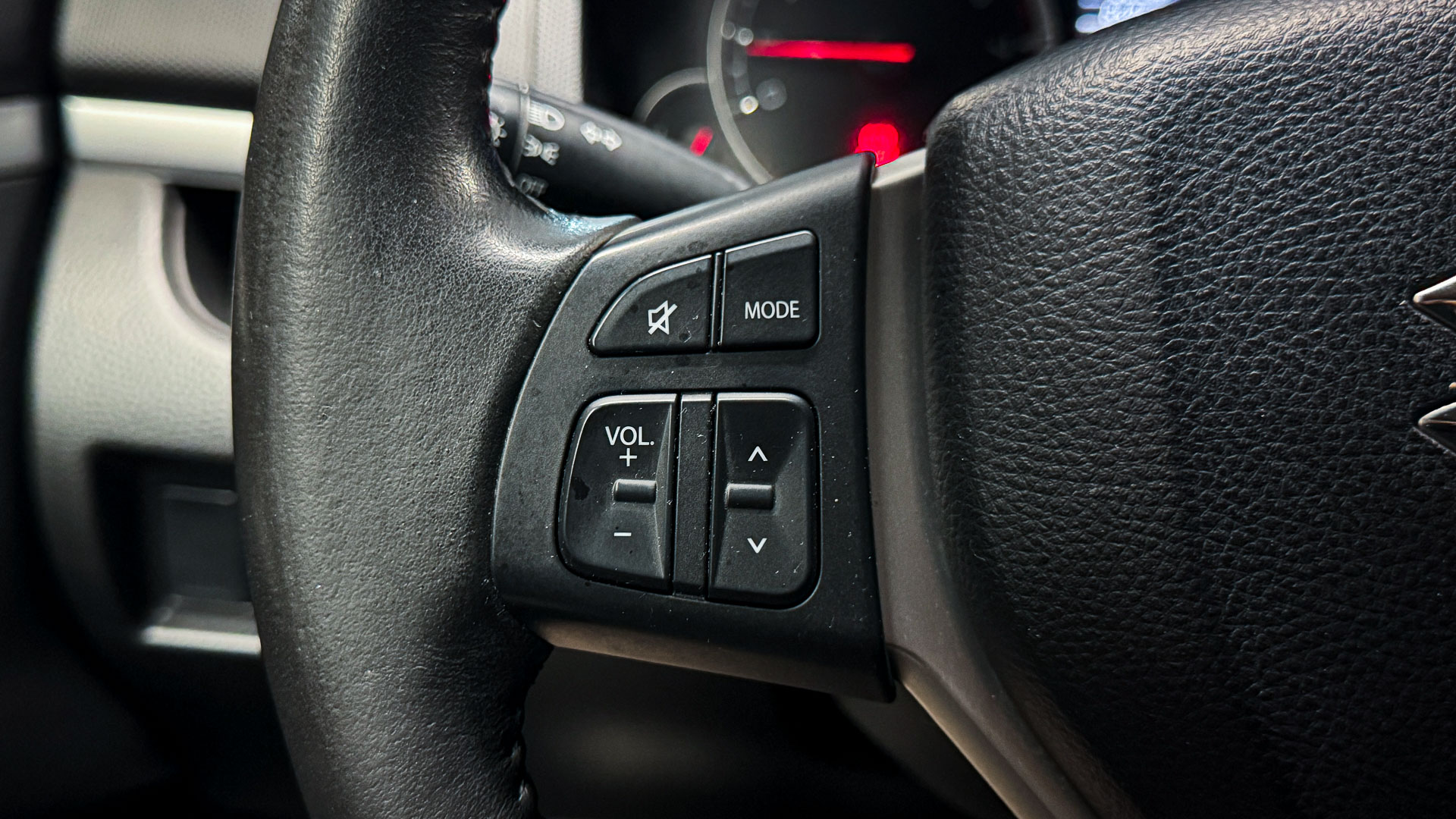 Suzuki Swift — foto 9 de 26