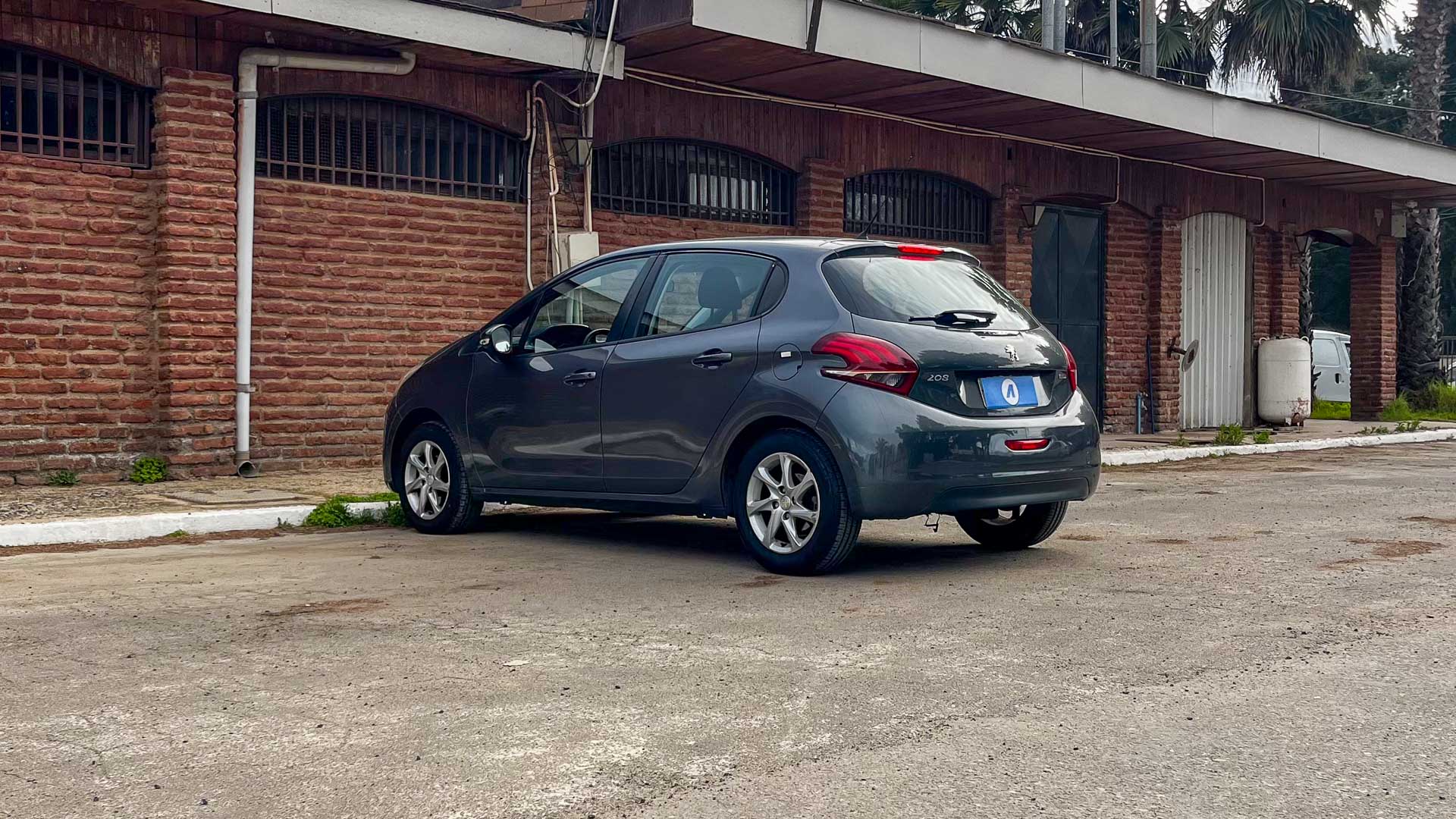 Peugeot 208 — foto 2 de 20
