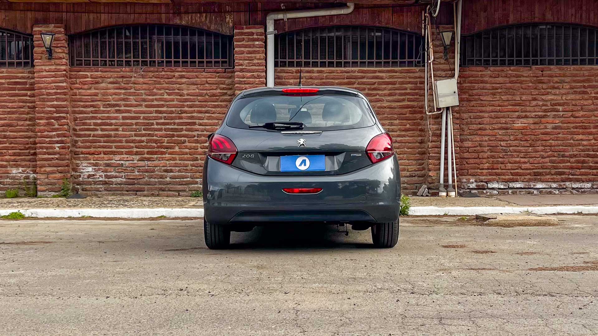 Peugeot 208 — foto 3 de 20