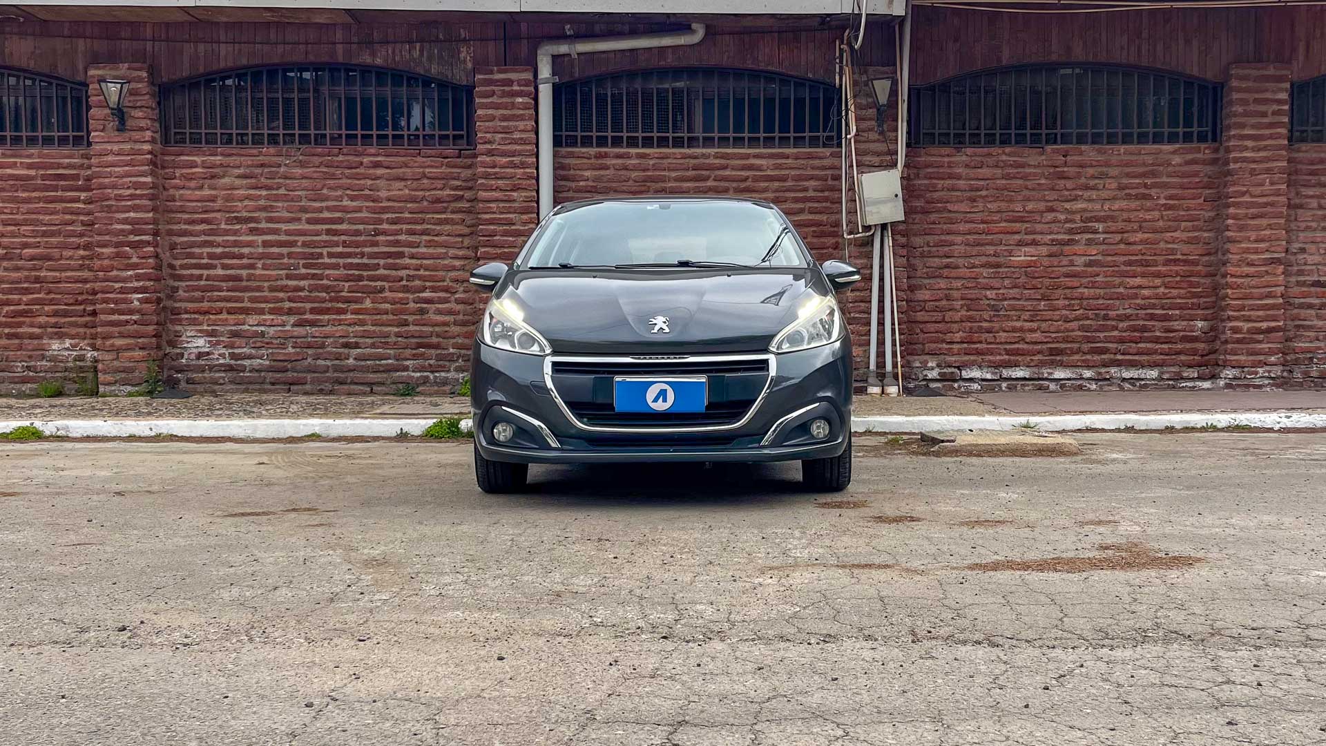 Peugeot 208 — foto 6 de 20