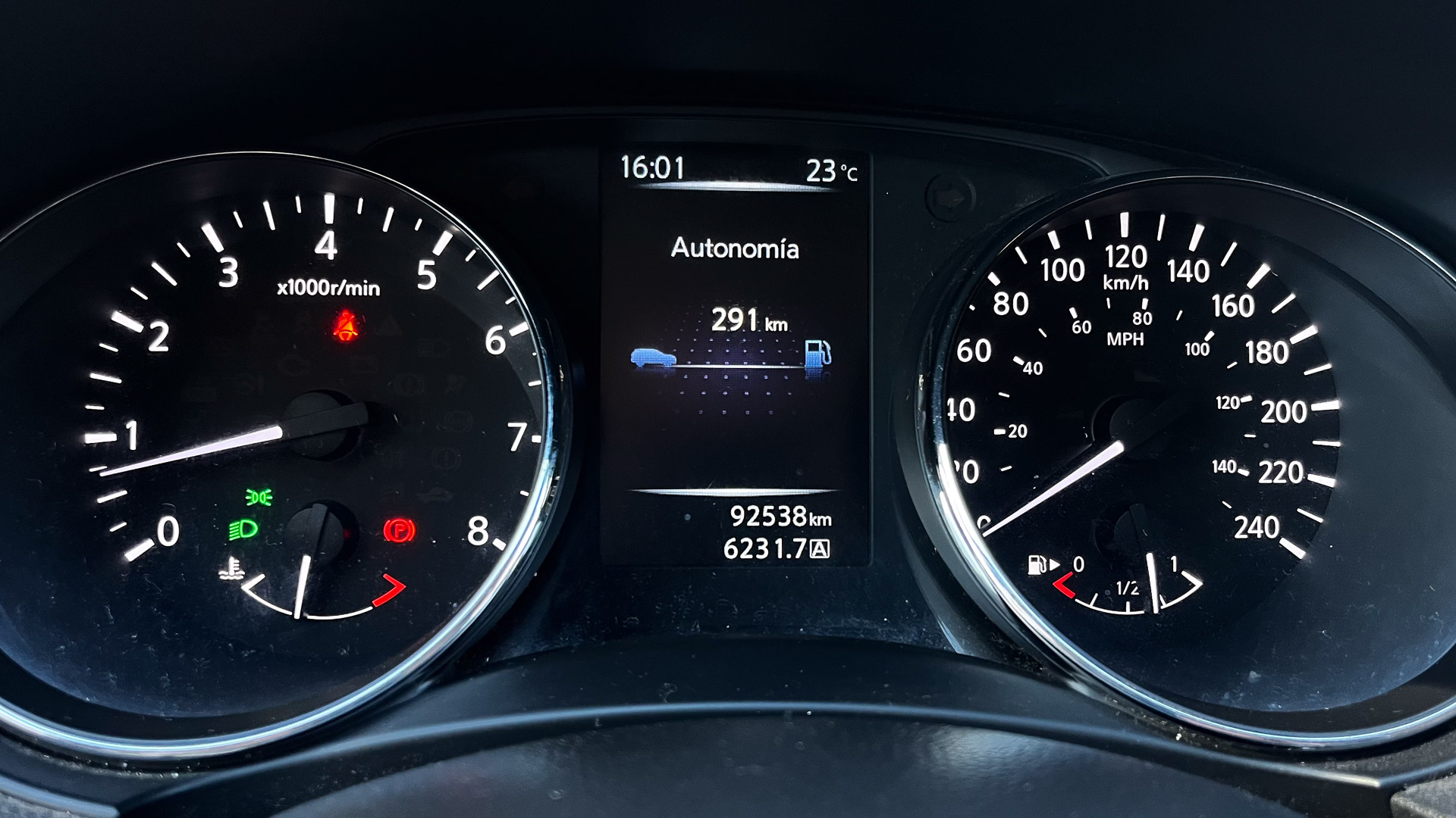 Nissan Qashqai — foto 8 de 23