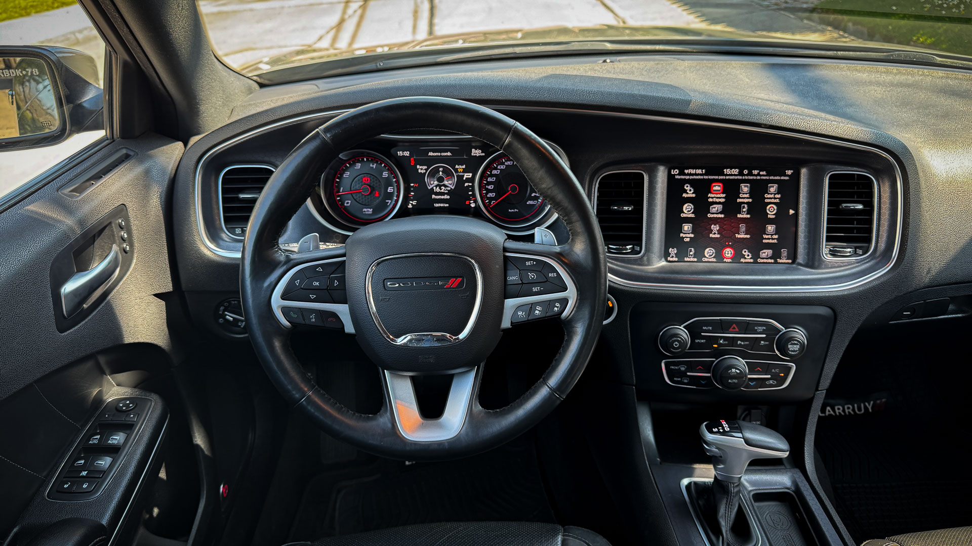 Dodge Charger — foto 12 de 31