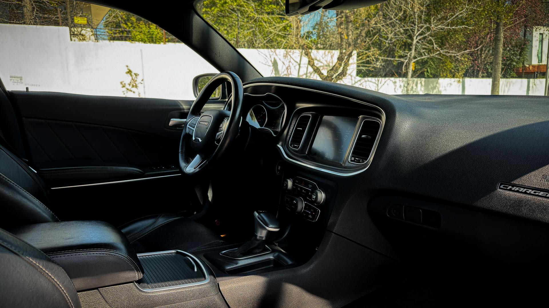 Dodge Charger — foto 13 de 31