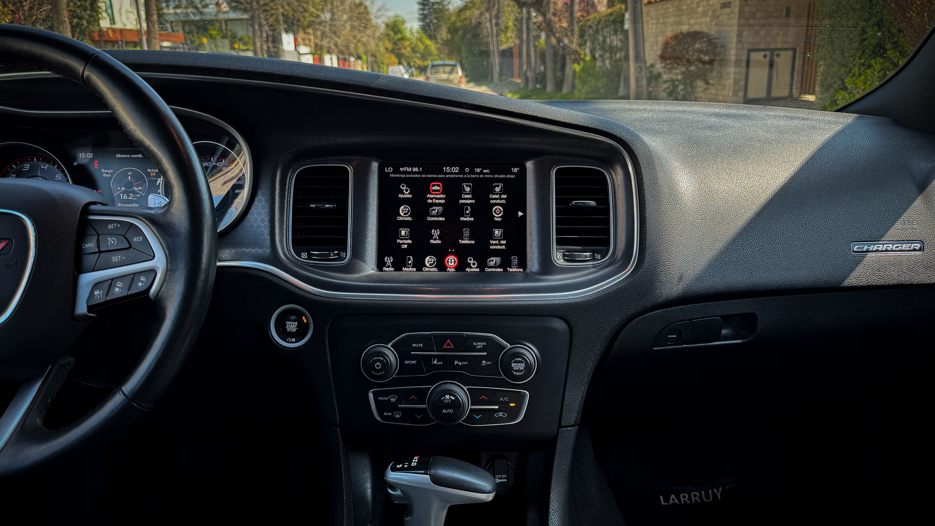 Dodge Charger — foto 15 de 31