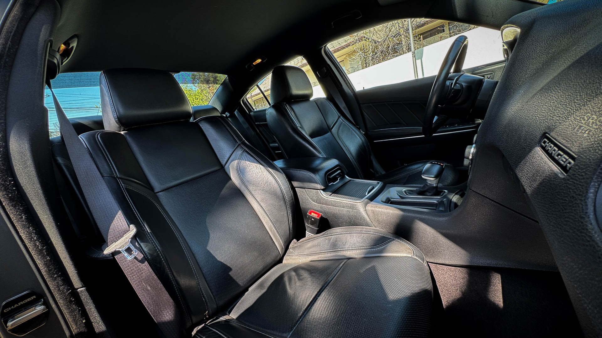 Dodge Charger — foto 22 de 31