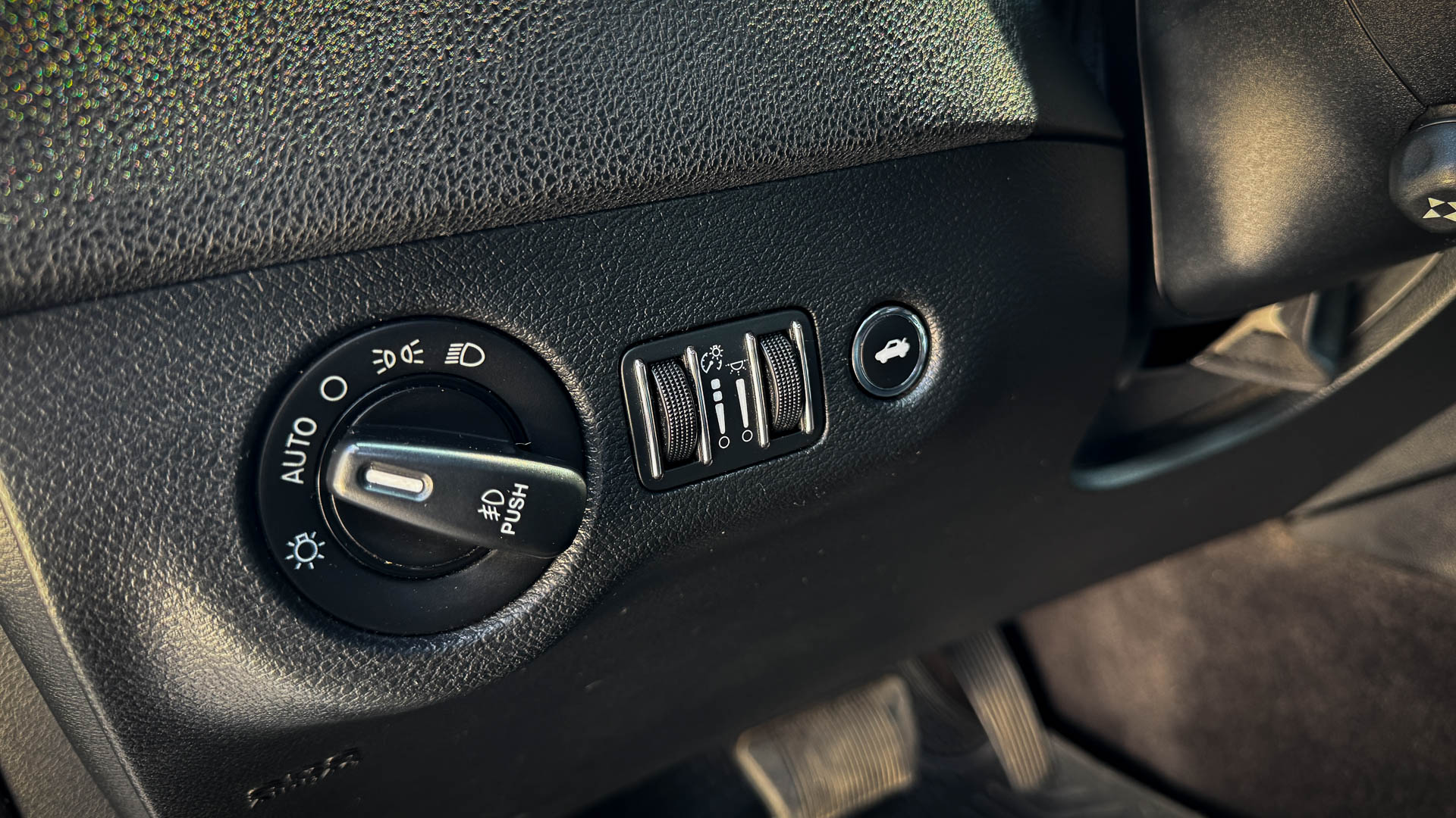Dodge Charger — foto 28 de 31