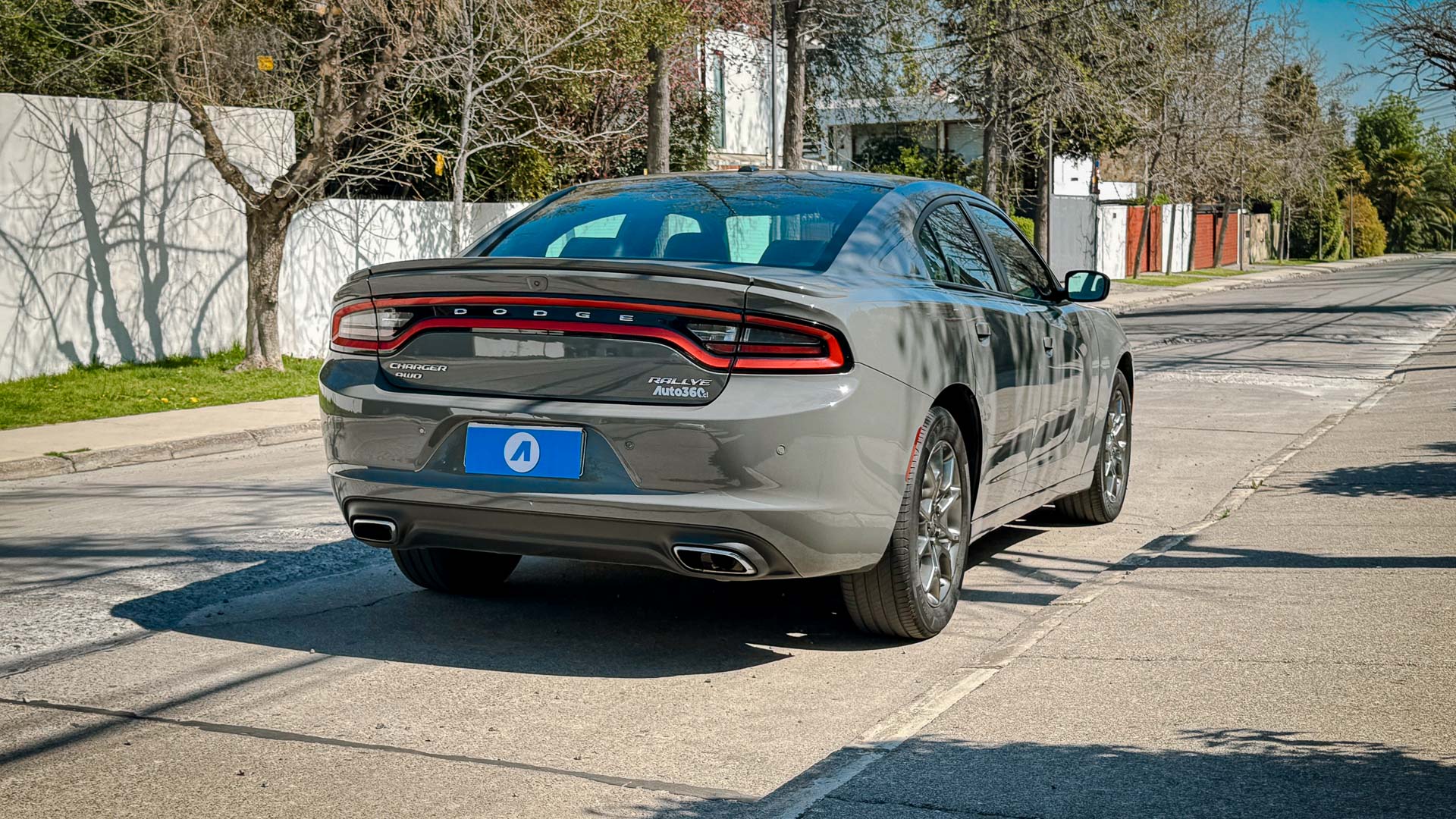Dodge Charger — foto 4 de 31