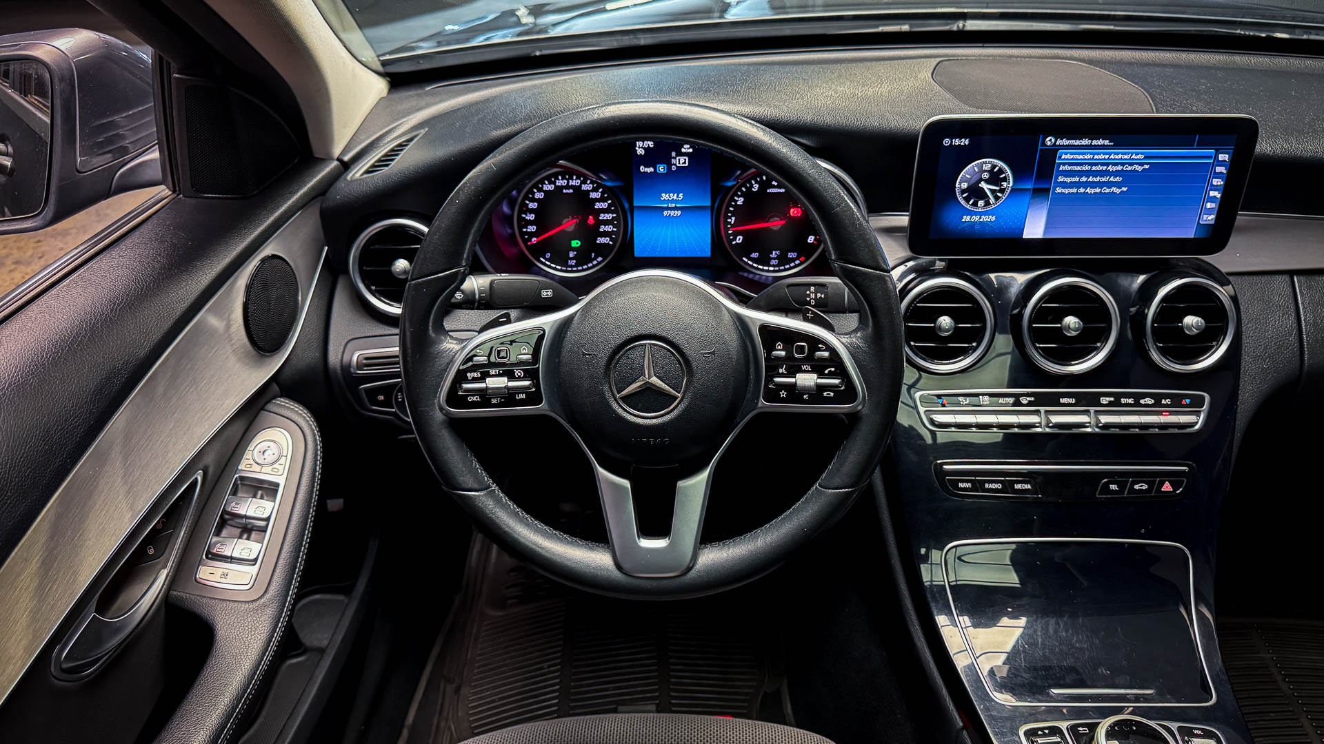 Mercedes-Benz C180 — foto 11 de 28